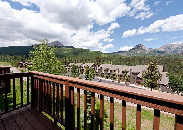 Cascade Village Condo/Two Decks/Views/Heated Pool