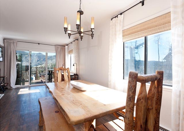 True Ski in/Ski Out - Remodeled - Amazing Views 7