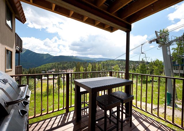 True Ski in/Ski Out - Remodeled - Amazing Views