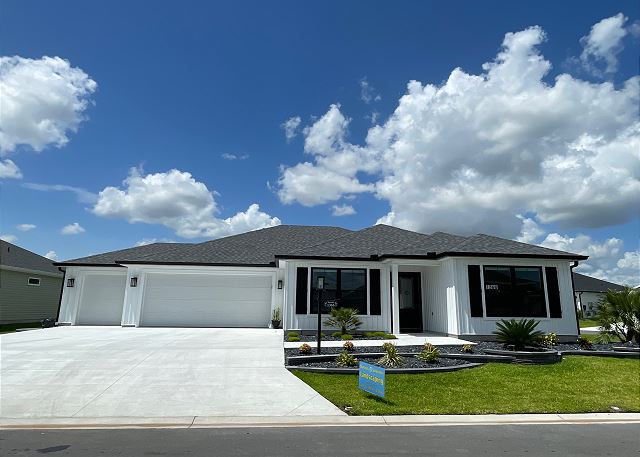 1368 Robuck Dr