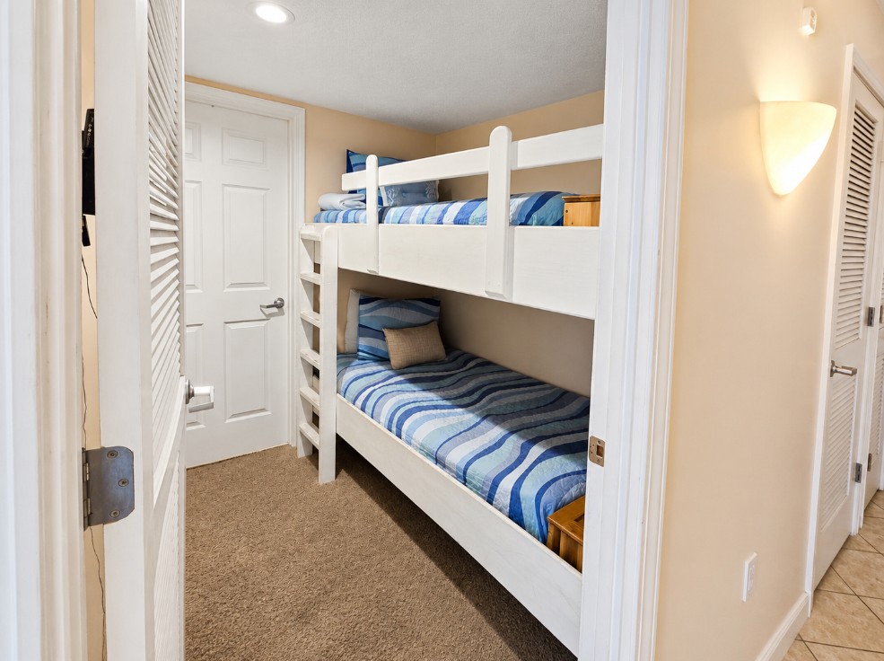 Coastal Cozy Blue-Striped Bunk Room