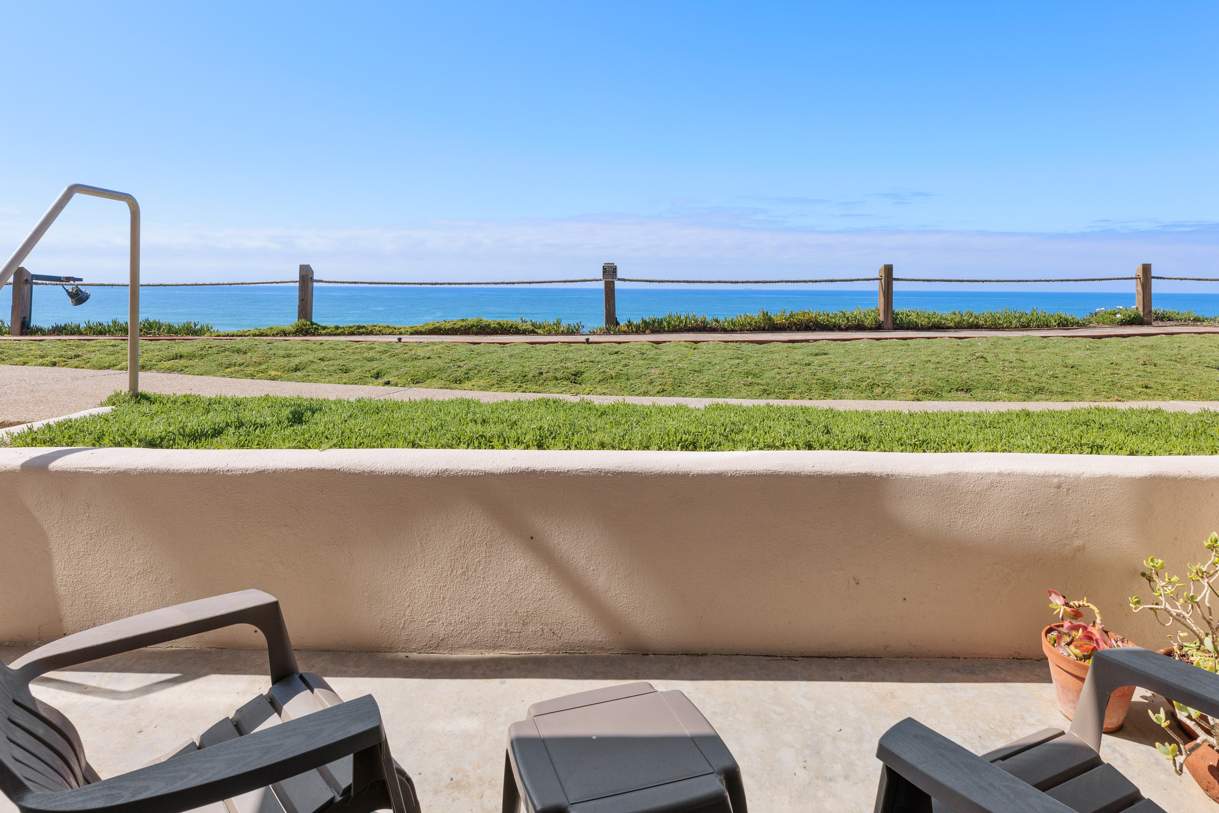 Sunset Retreat - SUR105 2