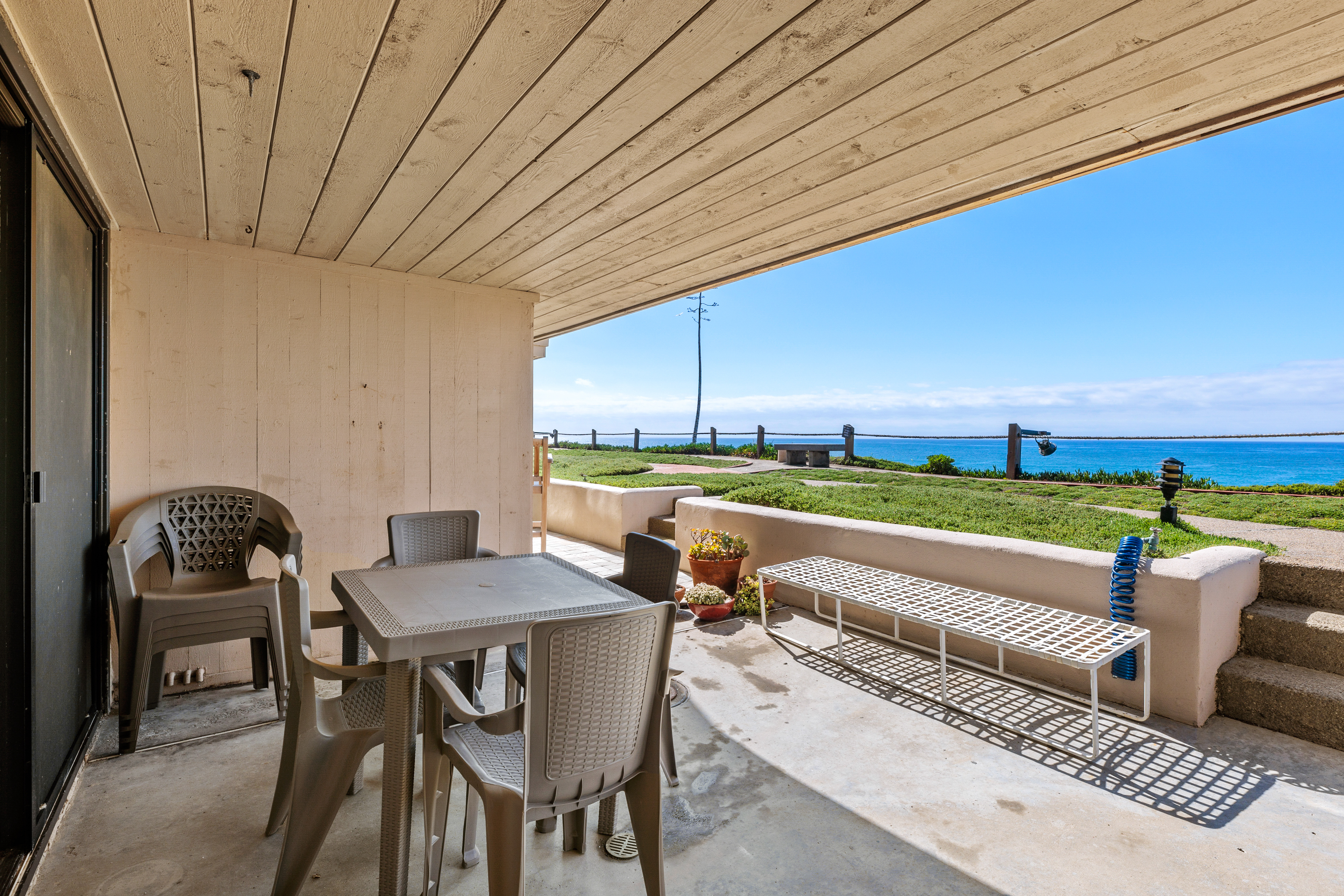 Sunset Retreat - SUR105 3