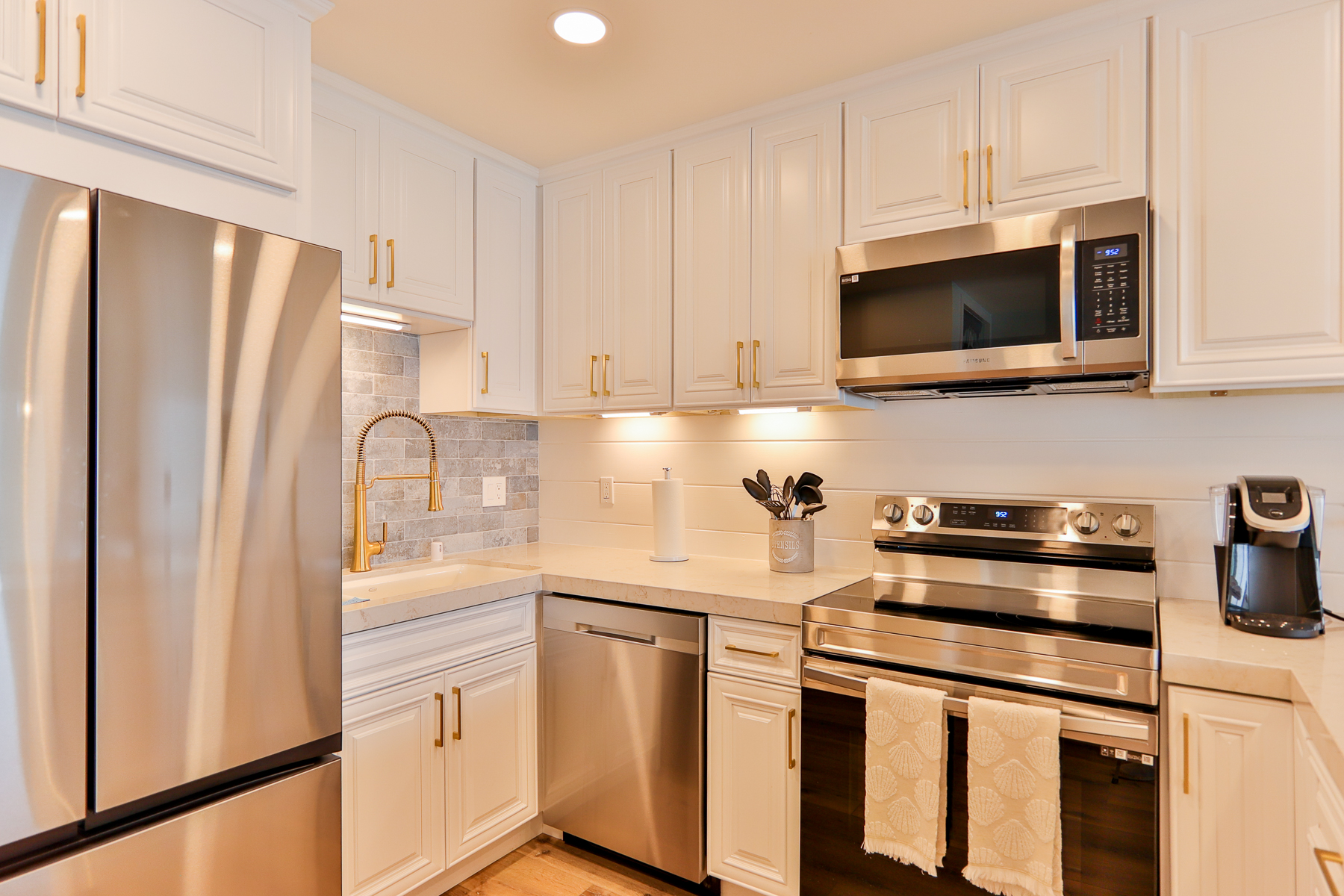 Breathtaking Bungalow - DMST22 12