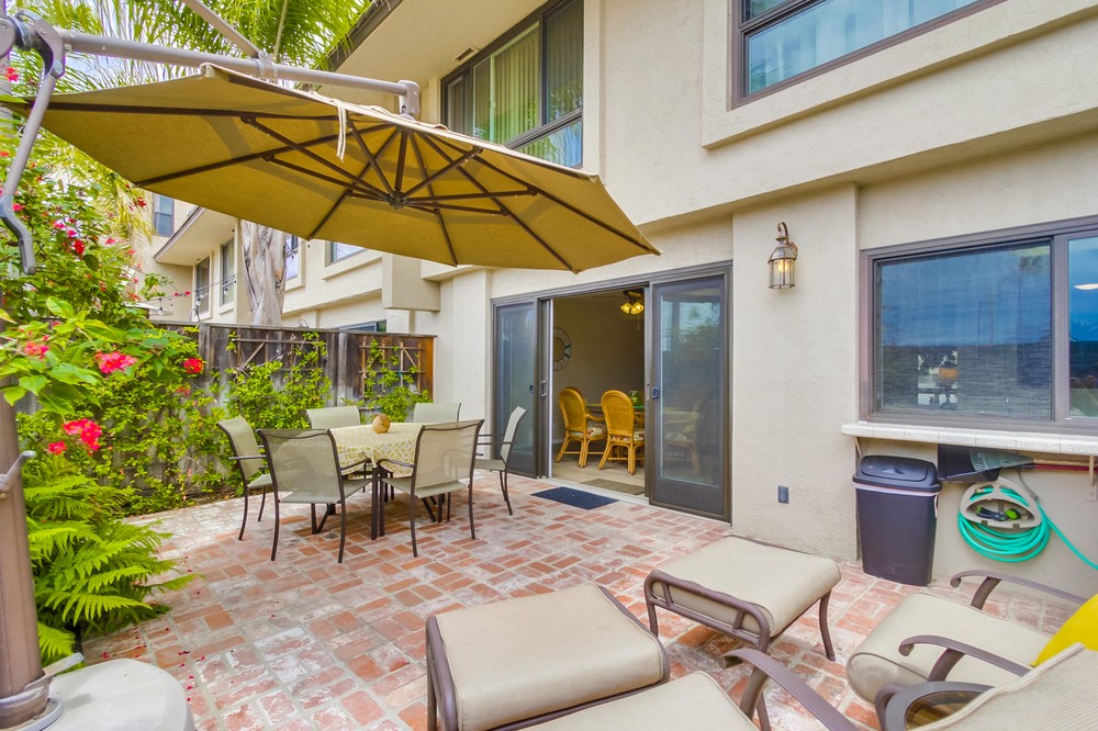 Coastal 3-bedroom rental with private patio
