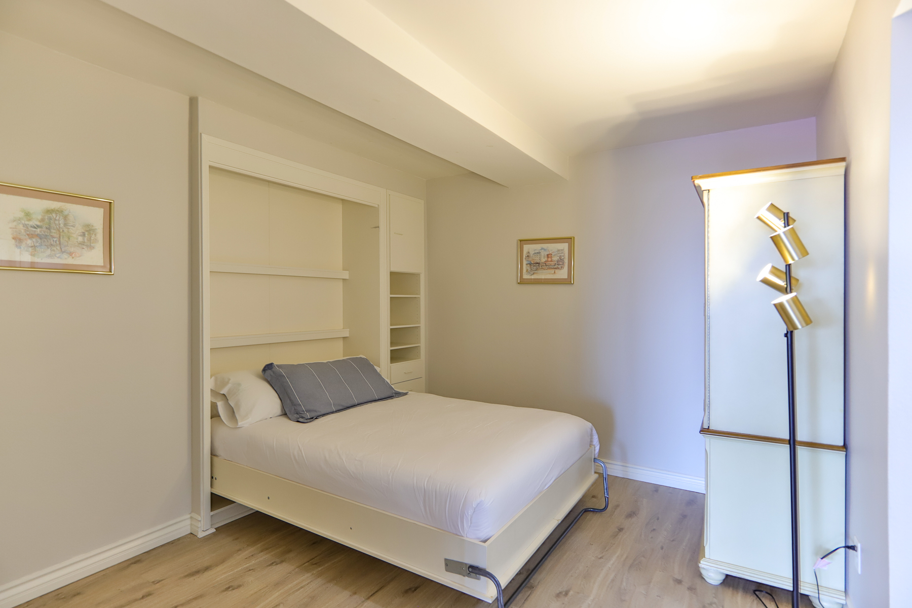Barefoot Oasis - SUR127 32