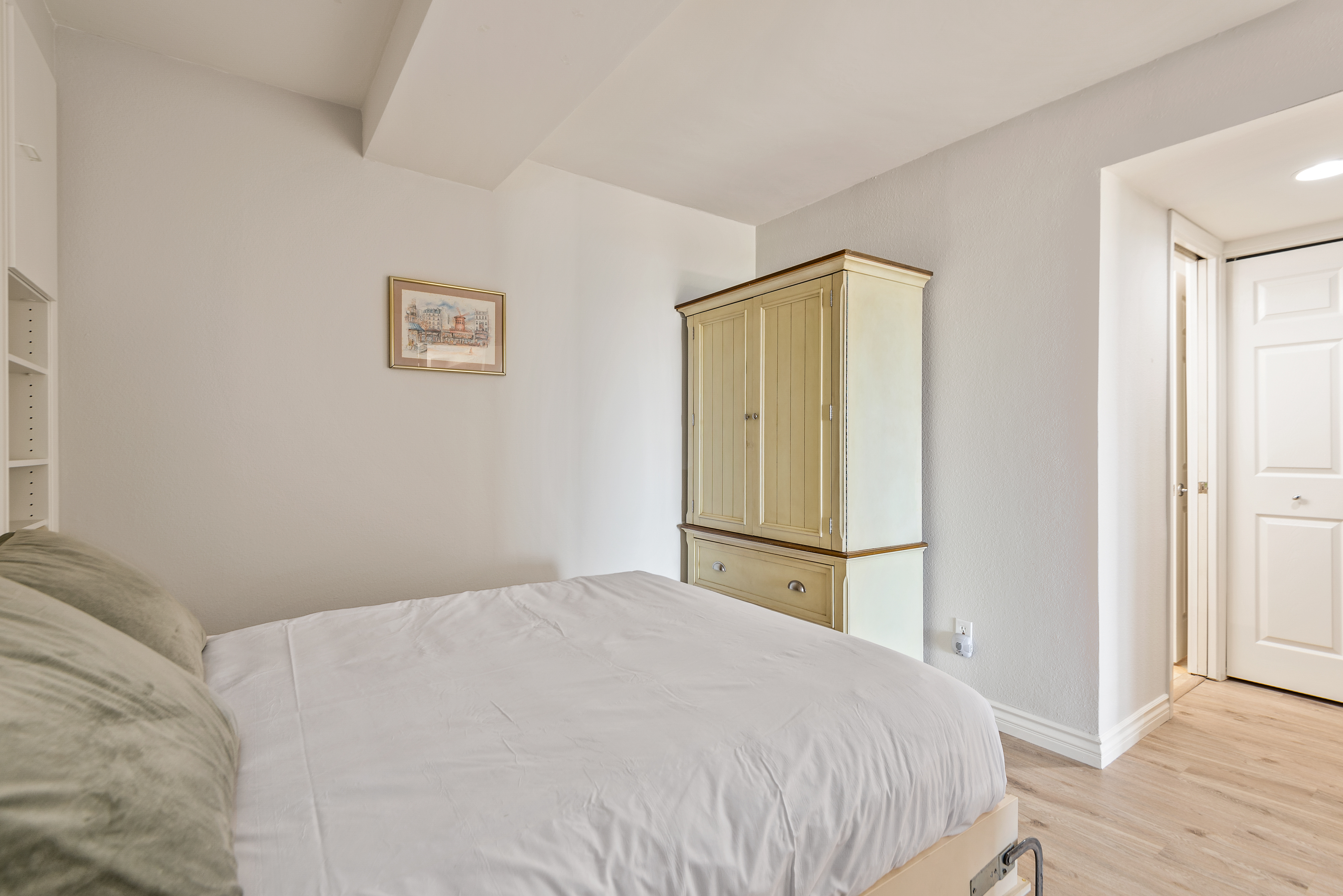 Barefoot Oasis - SUR127 30