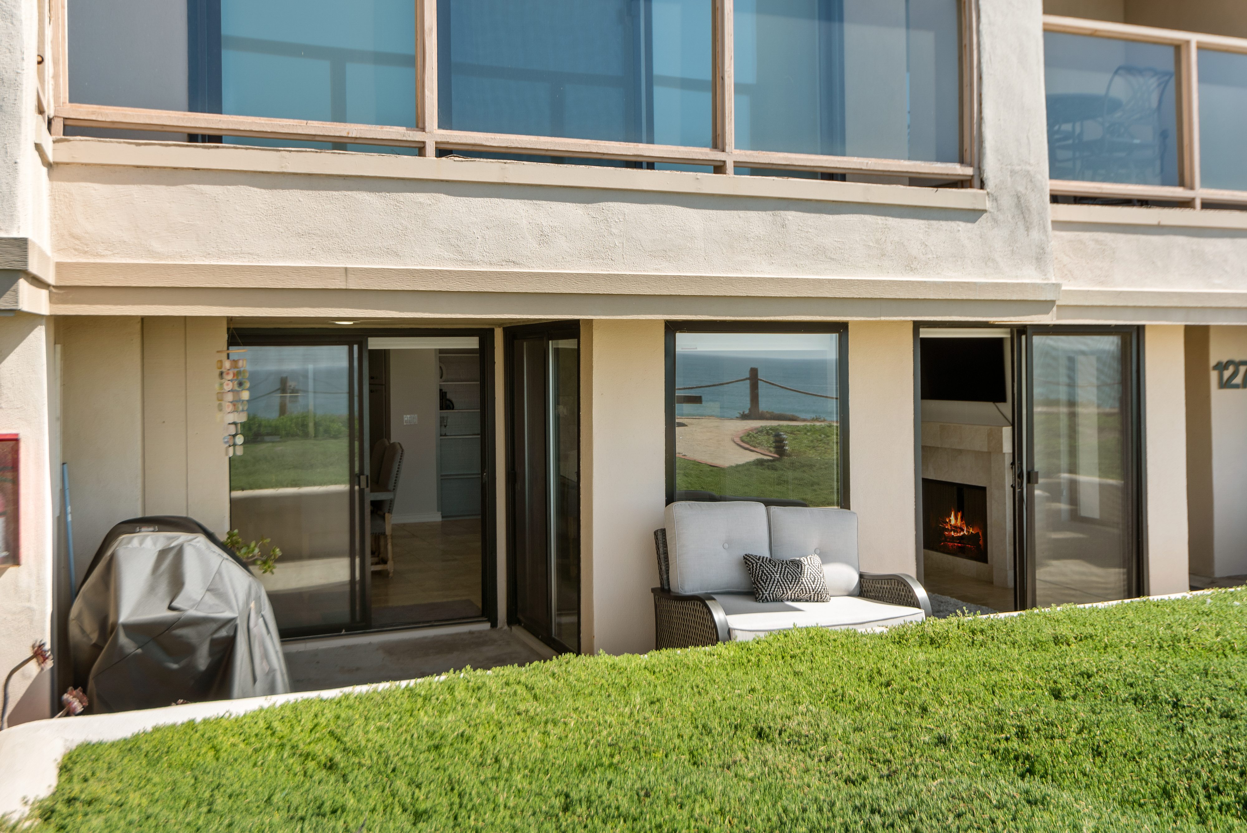 Barefoot Oasis - SUR127 43
