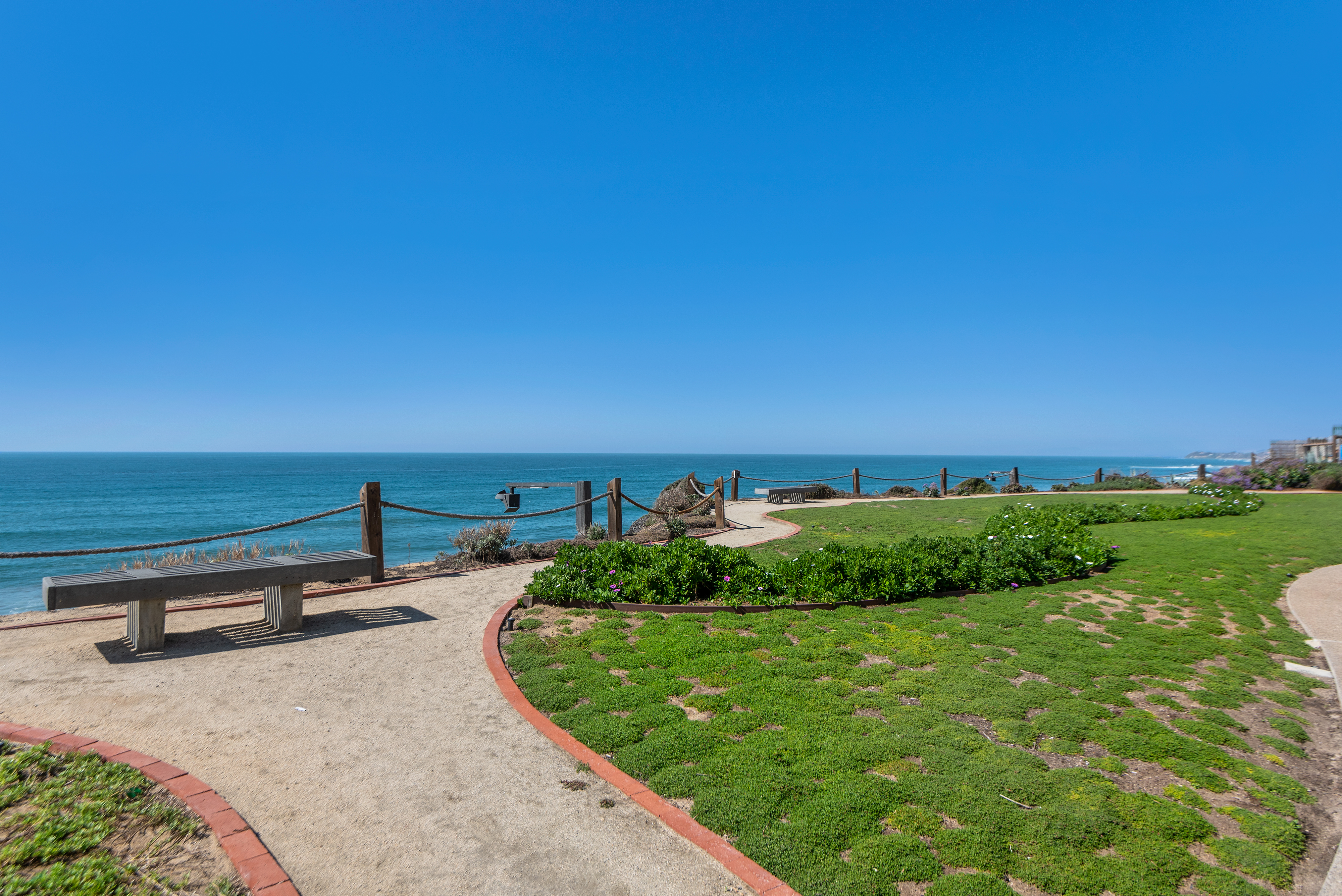 Barefoot Oasis - SUR127 5