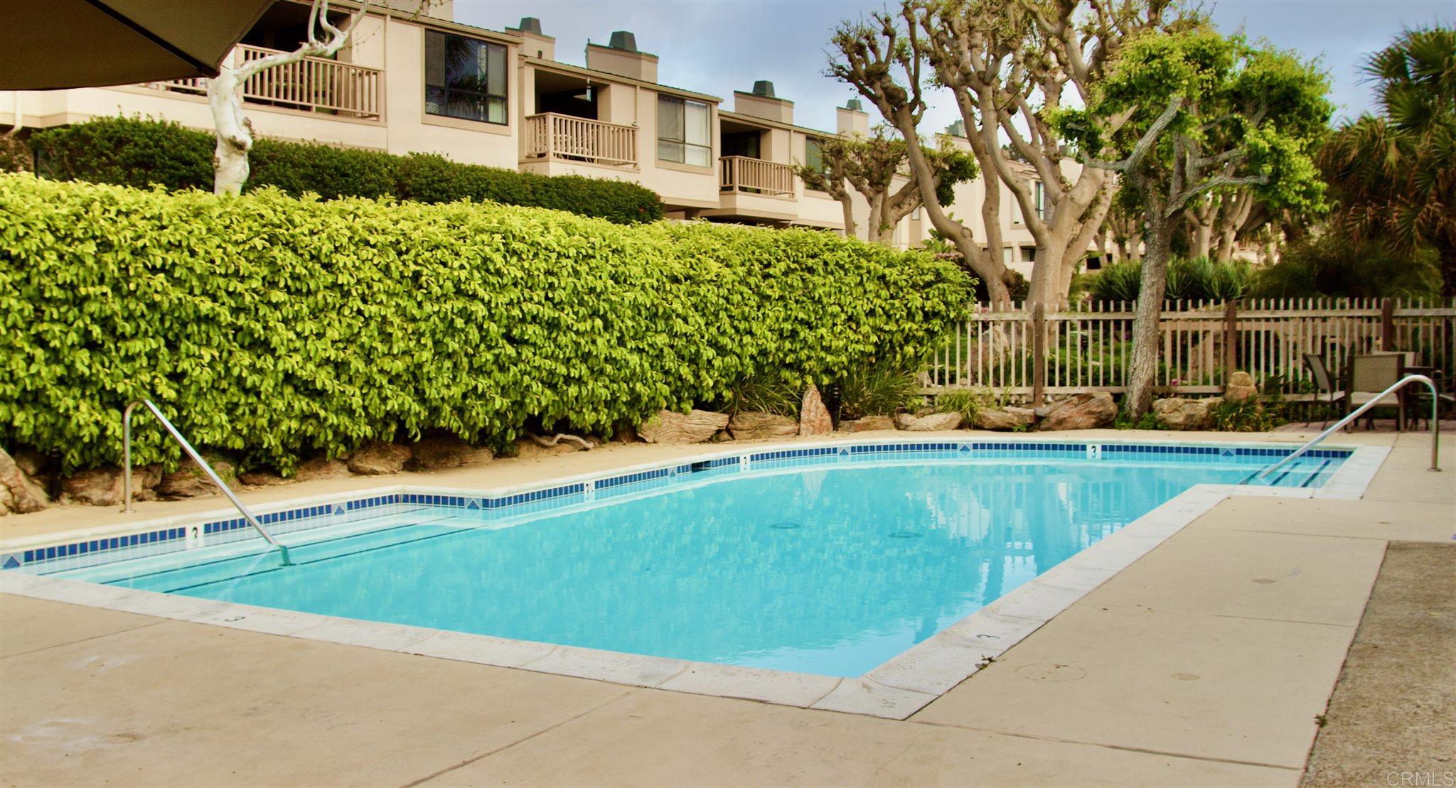 Barefoot Oasis - SUR127 46