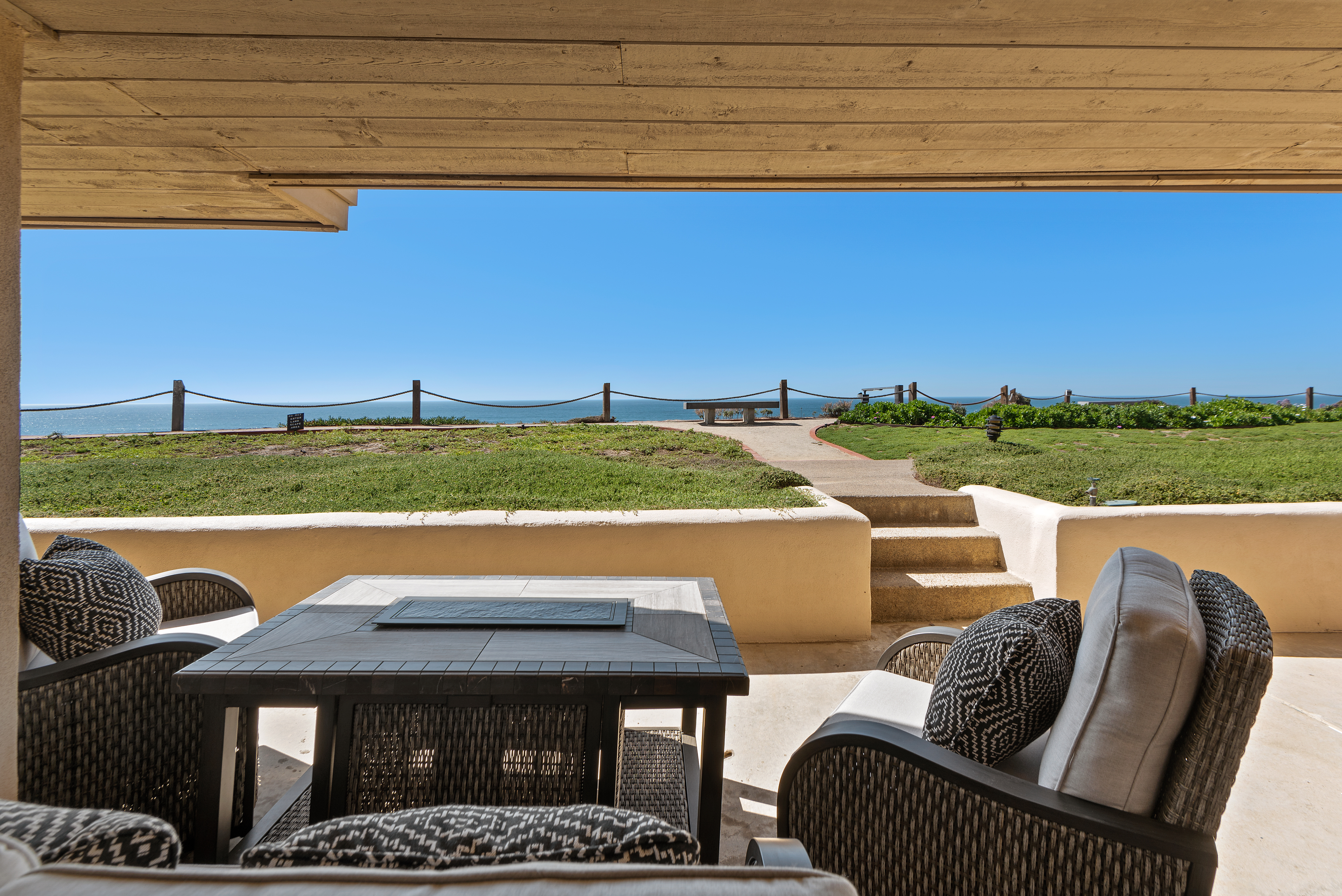 Barefoot Oasis - SUR127 2