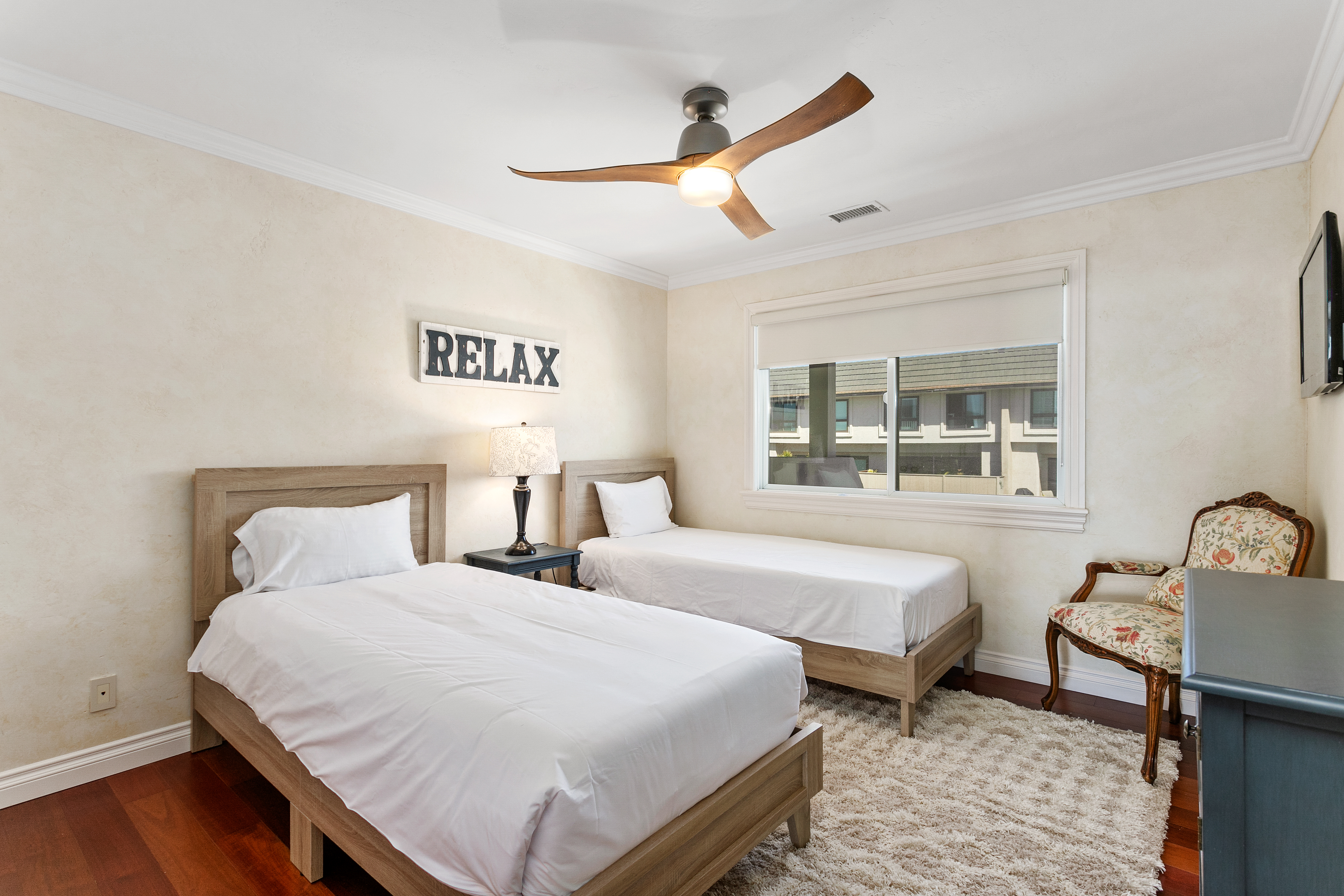 Beach View Beauty - DMBC775D 26