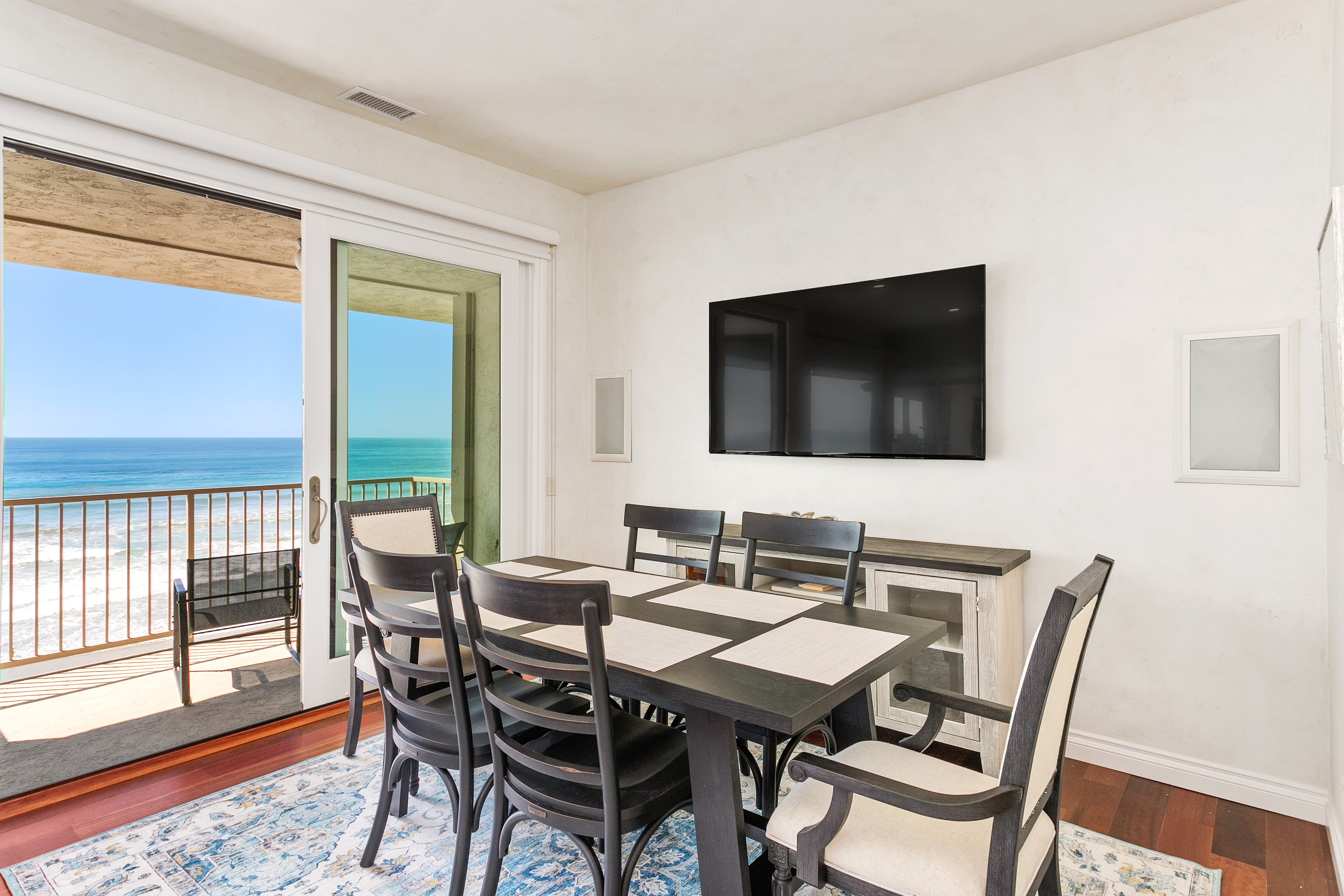 Beach View Beauty - DMBC775D 11