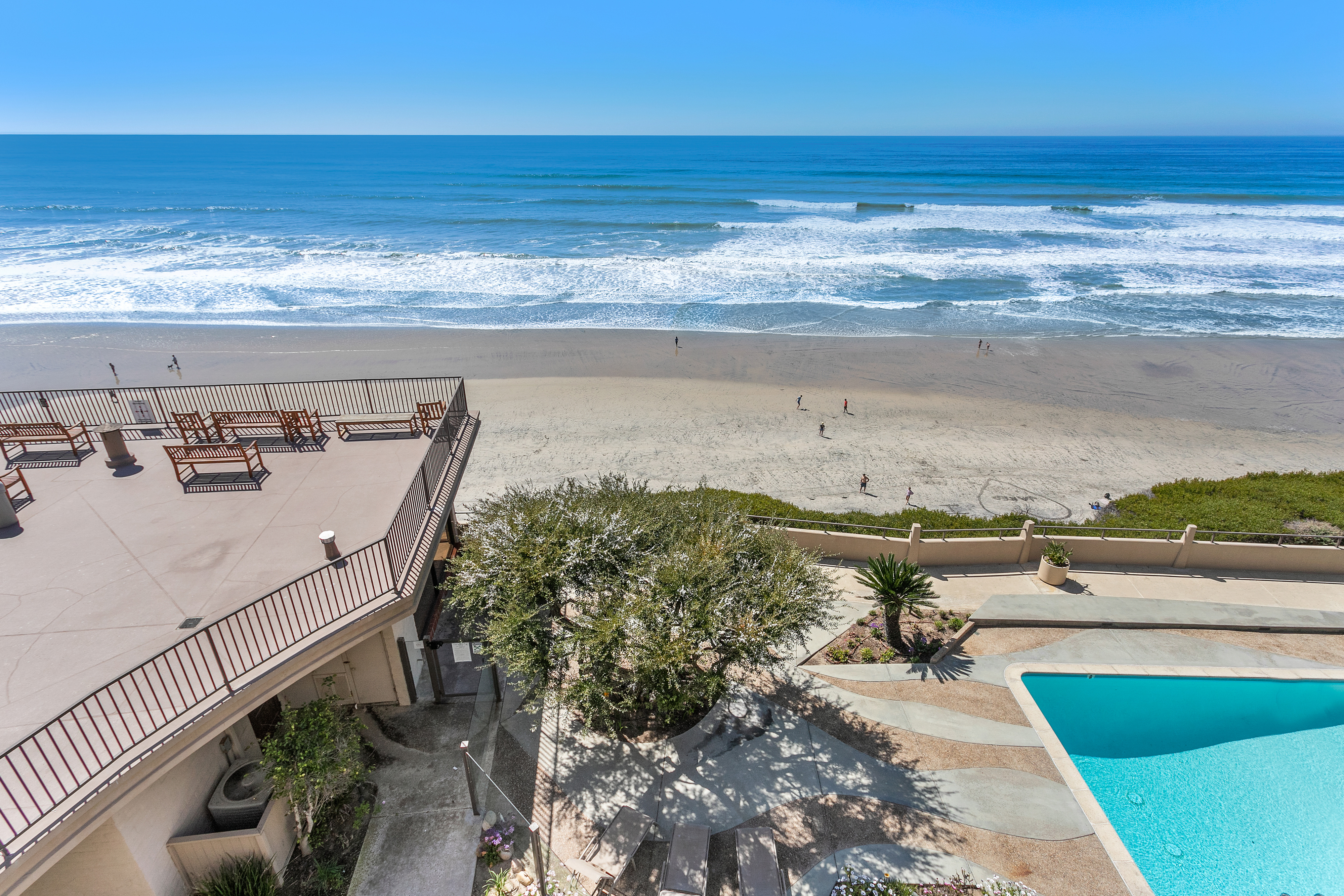 Beach View Beauty - DMBC775D 9