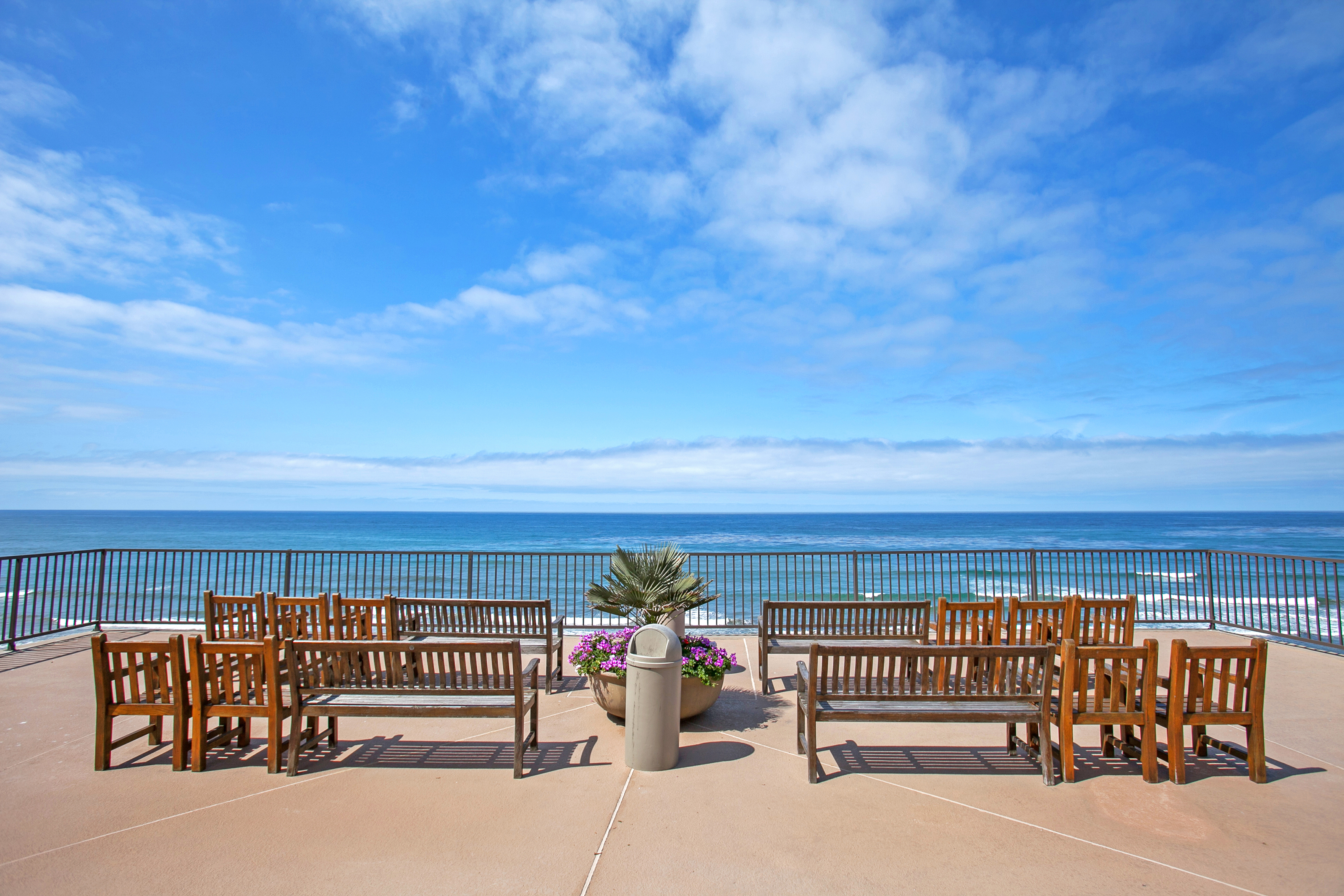 Beach View Beauty - DMBC775D 44