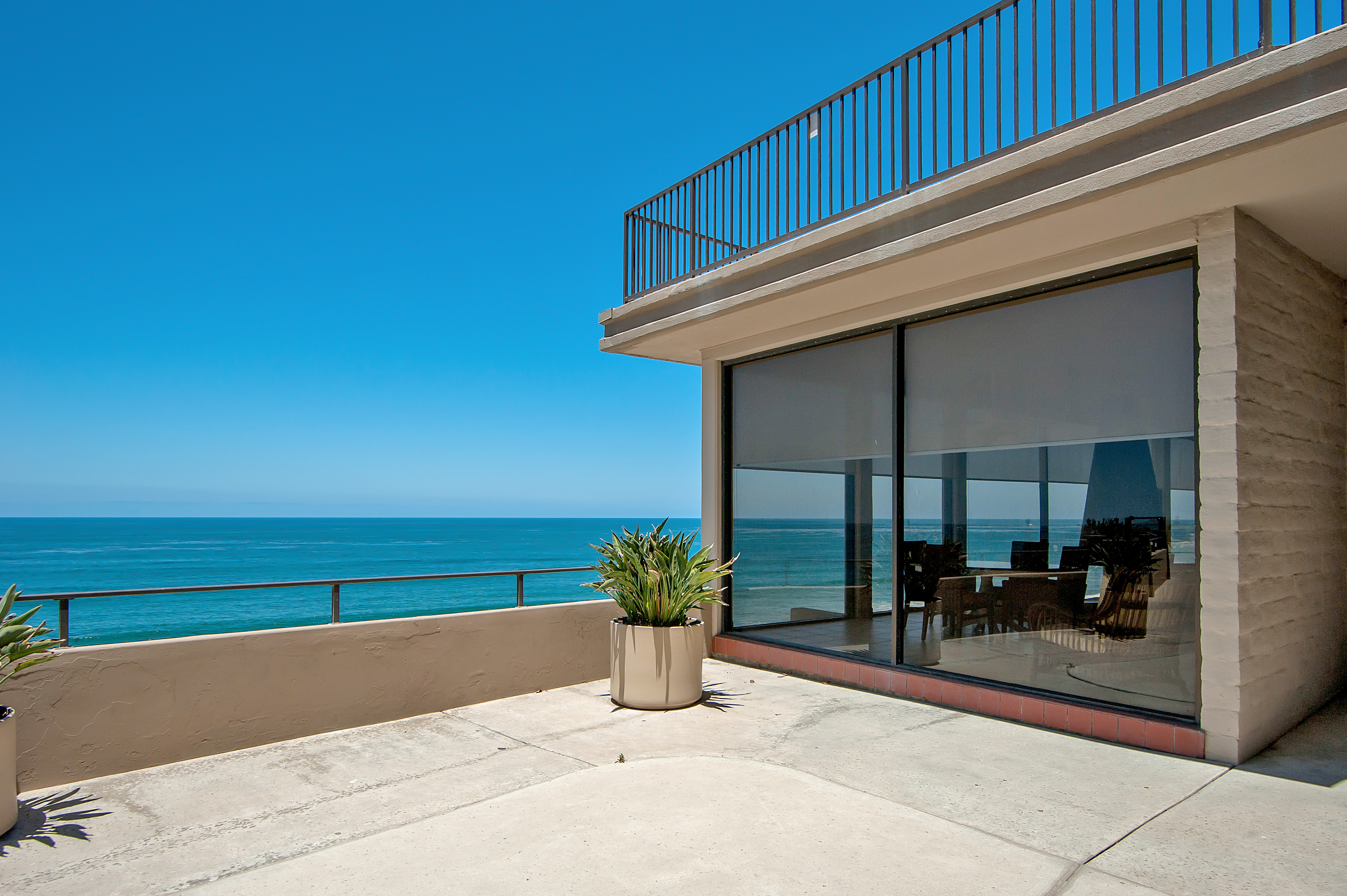 Beach View Beauty - DMBC775D 43