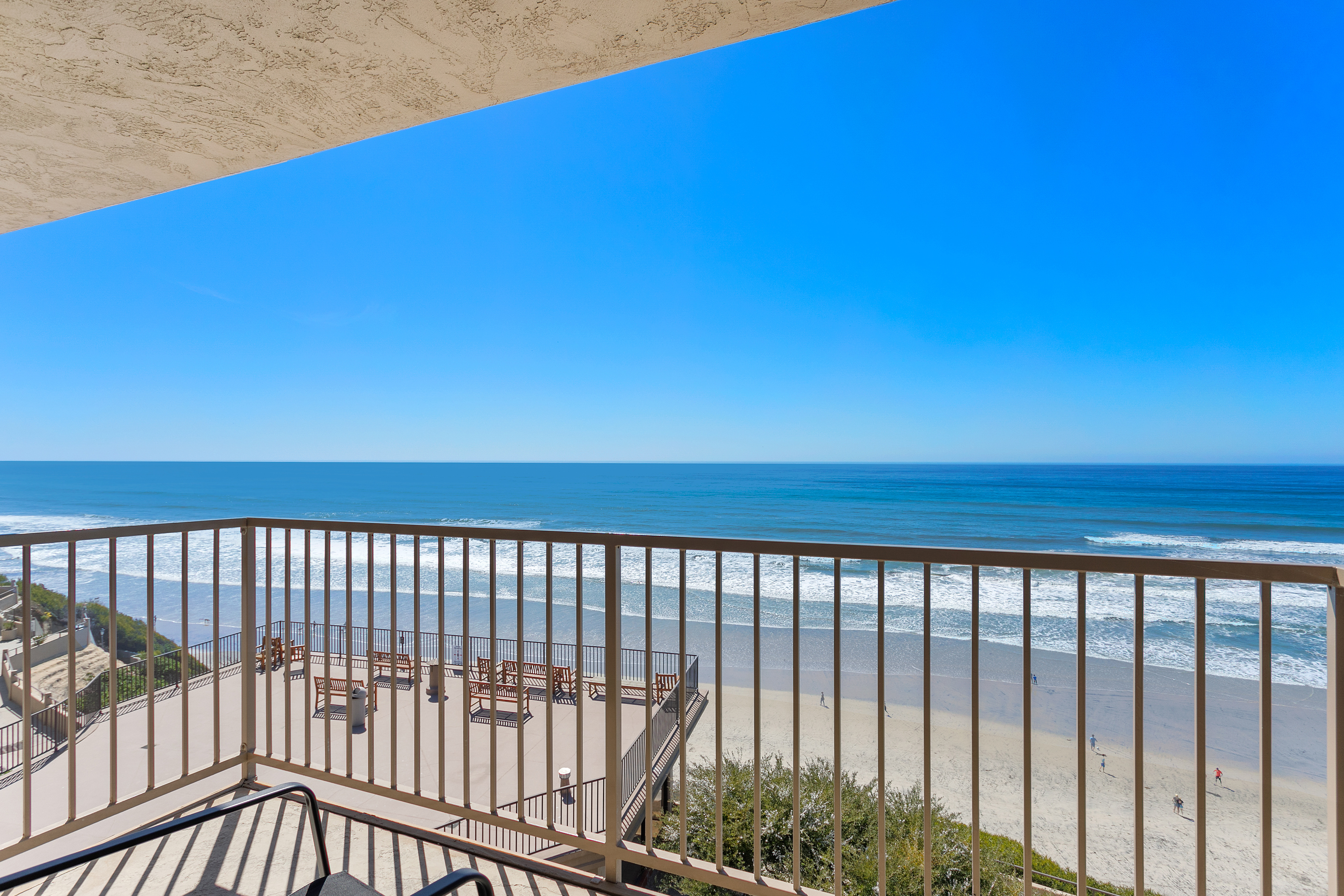 Beach View Beauty - DMBC775D 2