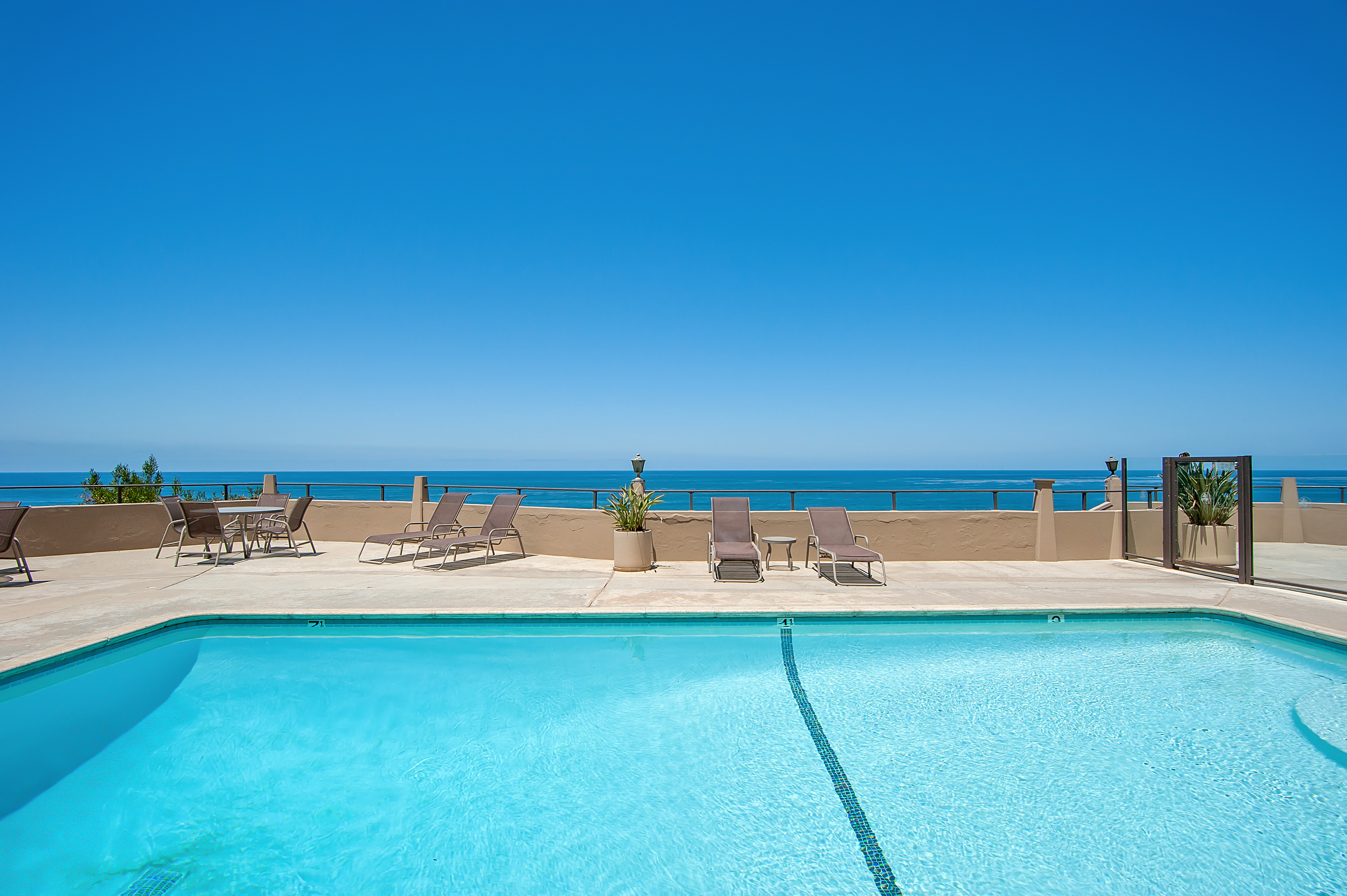 Beach View Beauty - DMBC775D 35