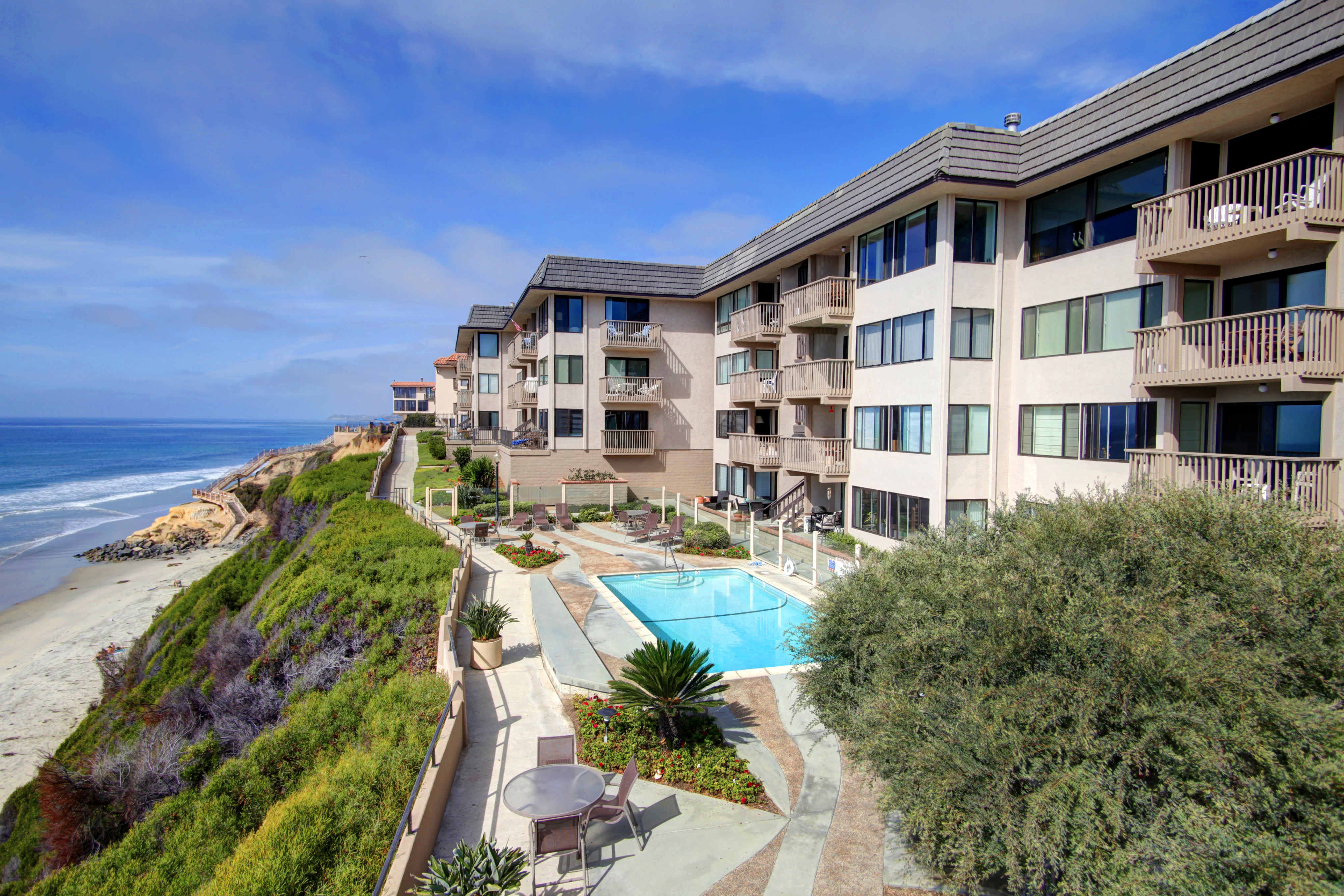 Beach View Beauty - DMBC775D 34