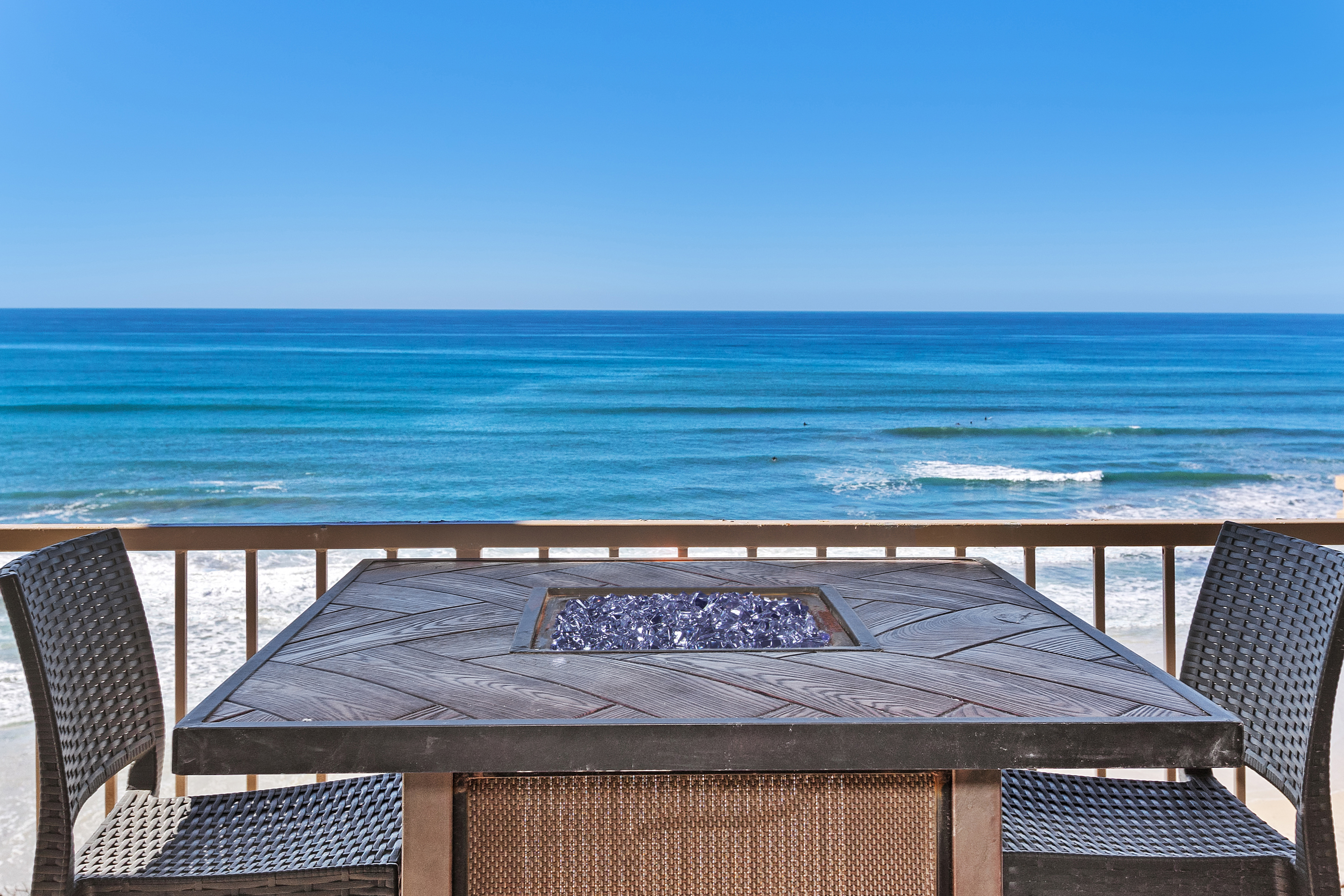 Beachfront Bliss - DMBC815 3