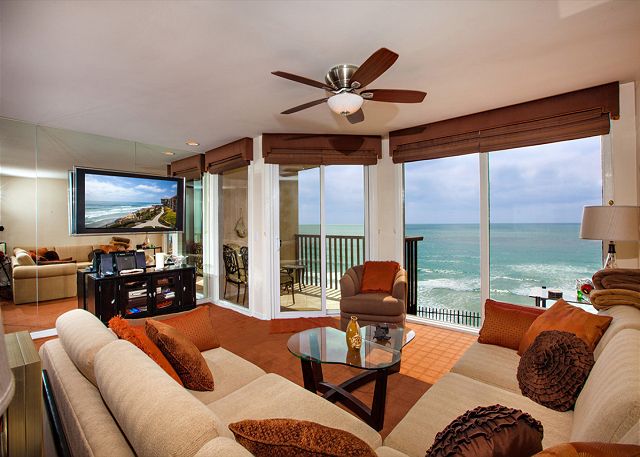 Gorgeous oceanfront living room