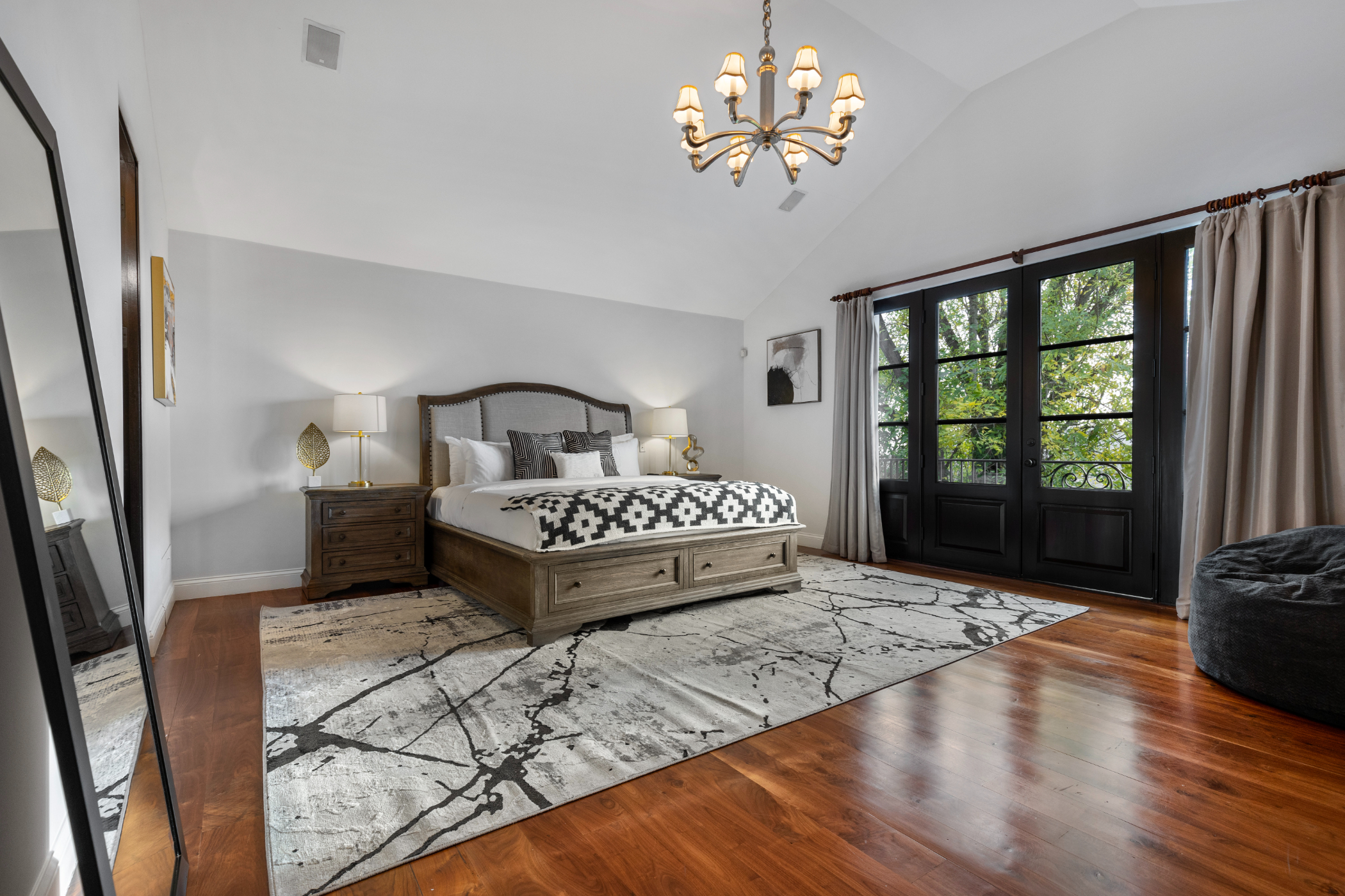 Spanish Villa (Offline) | Photo 18