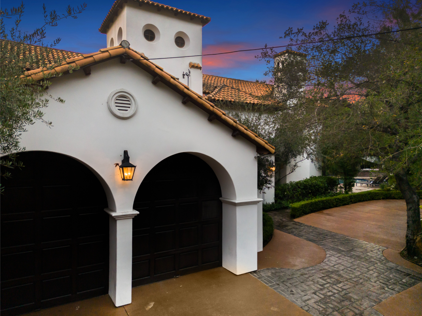 Spanish Villa (Offline) | Photo 7