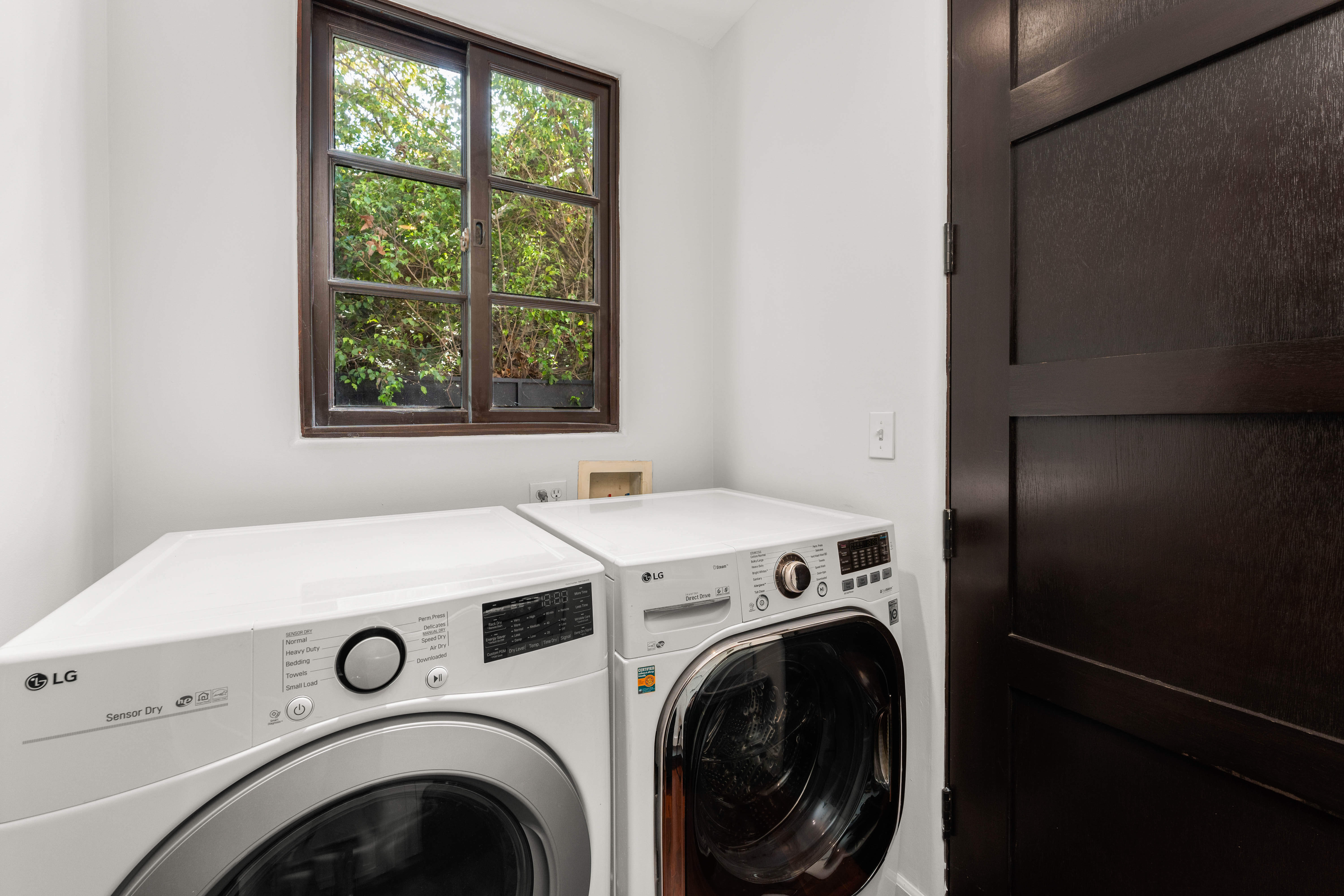 Spanish Villa (Offline) | Photo 29