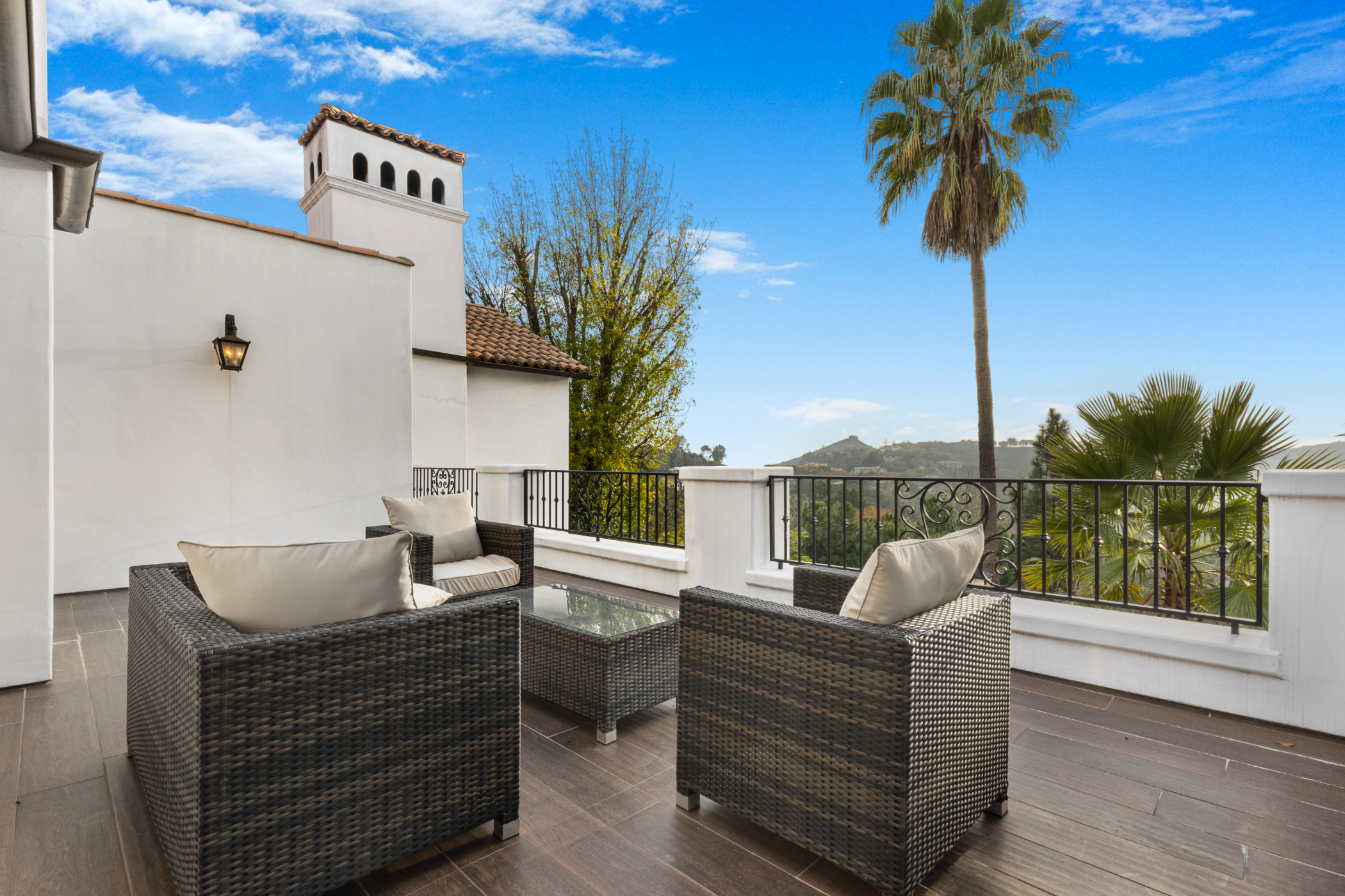 Spanish Villa (Offline) | Photo 31