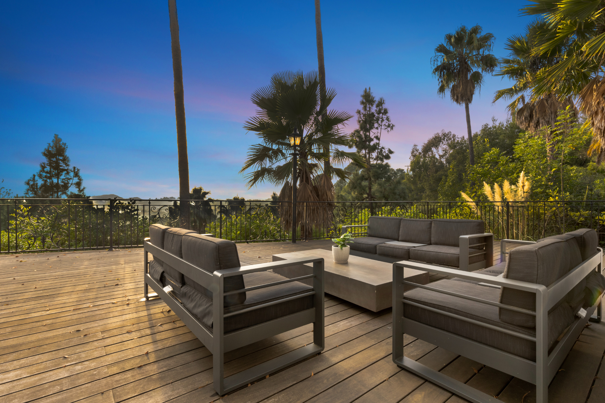 Spanish Villa (Offline) | Photo 33