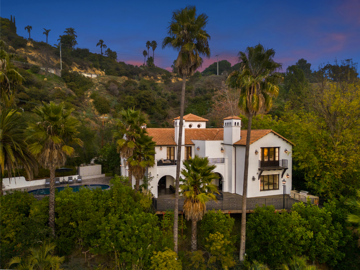 Spanish Villa (Offline) | Photo 41