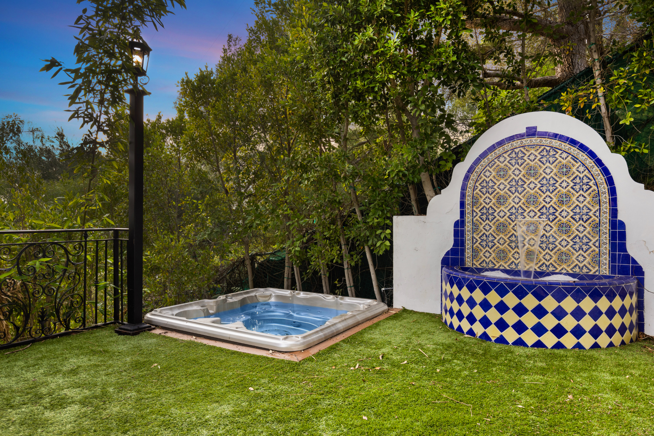 Spanish Villa (Offline) | Photo 39