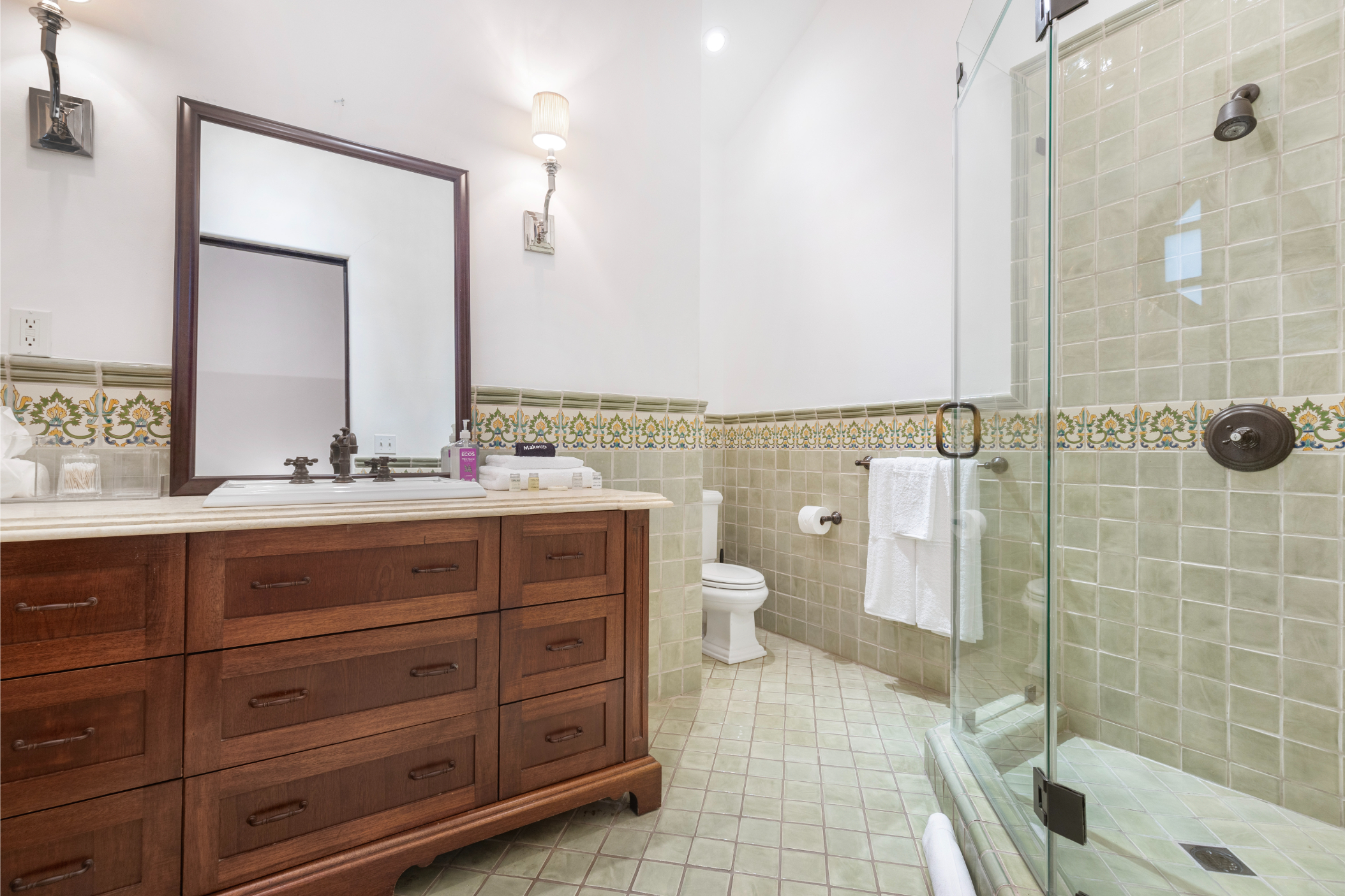 Spanish Villa (Offline) | Photo 26