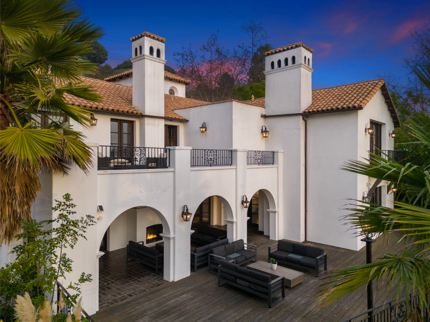 Spanish Villa (Offline) | Photo 37