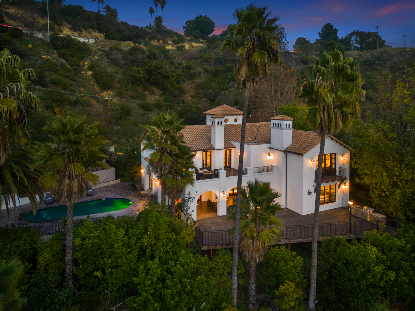 Spanish Villa (Offline) | Photo 6