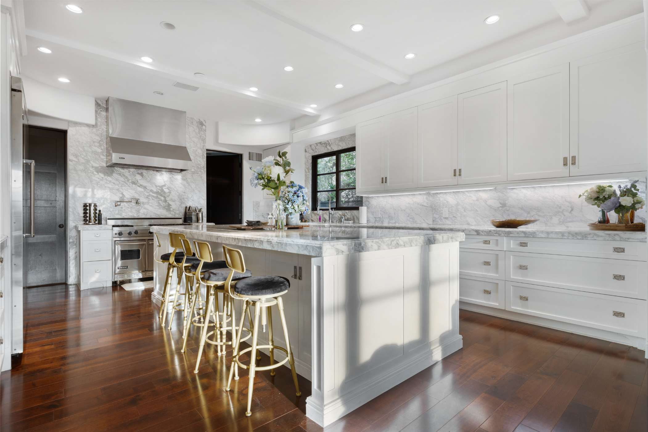 Spanish Villa (Offline) | Photo 12