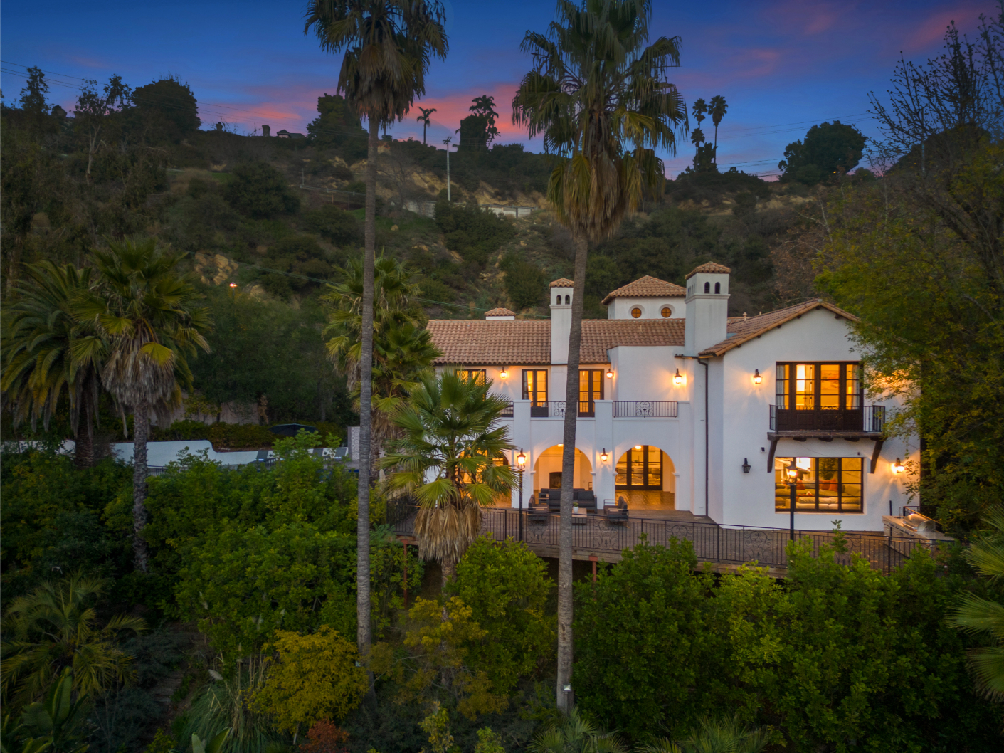 Spanish Villa (Offline) | Photo 40