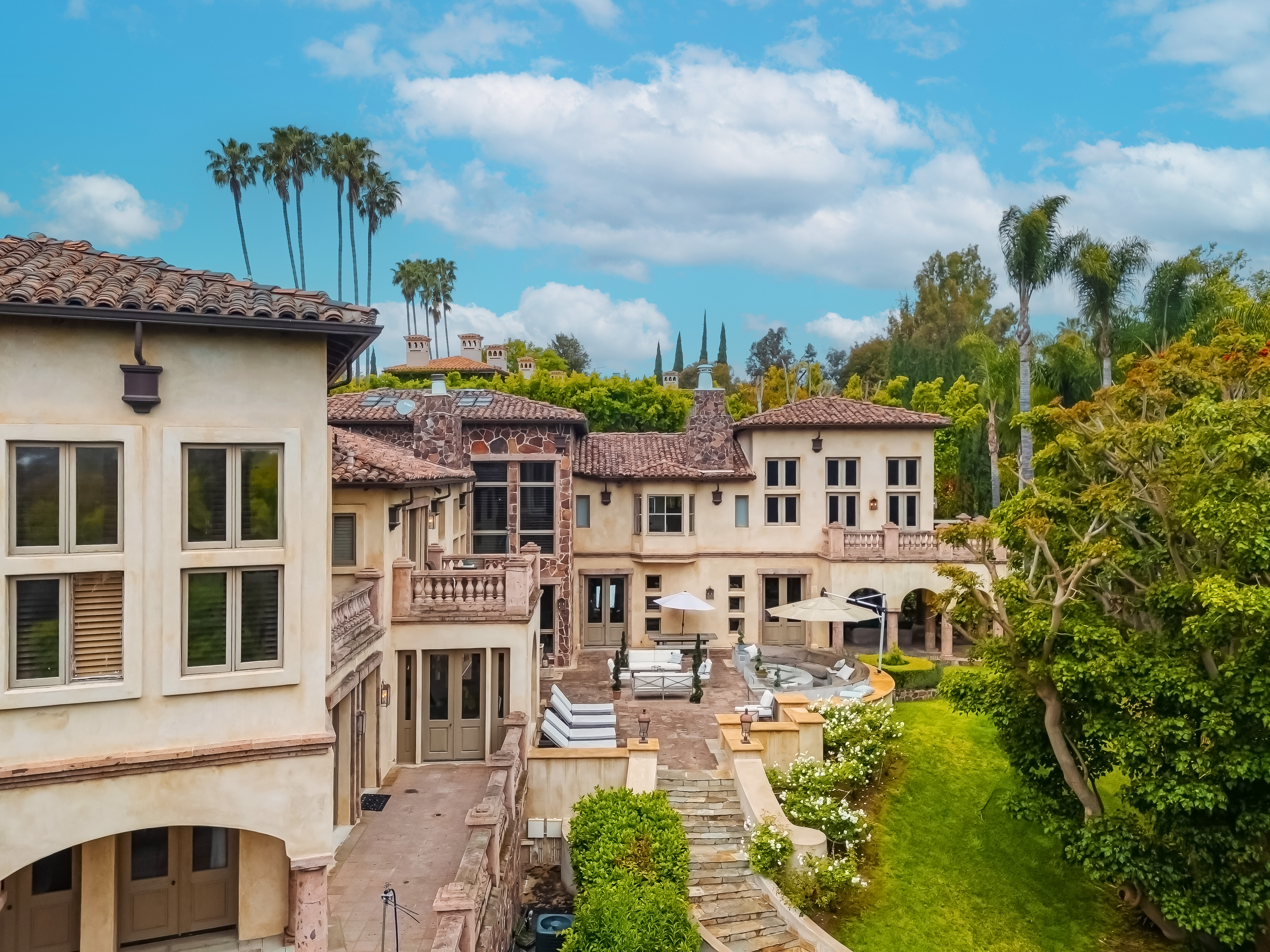 Carolwood Estate | Photo 8