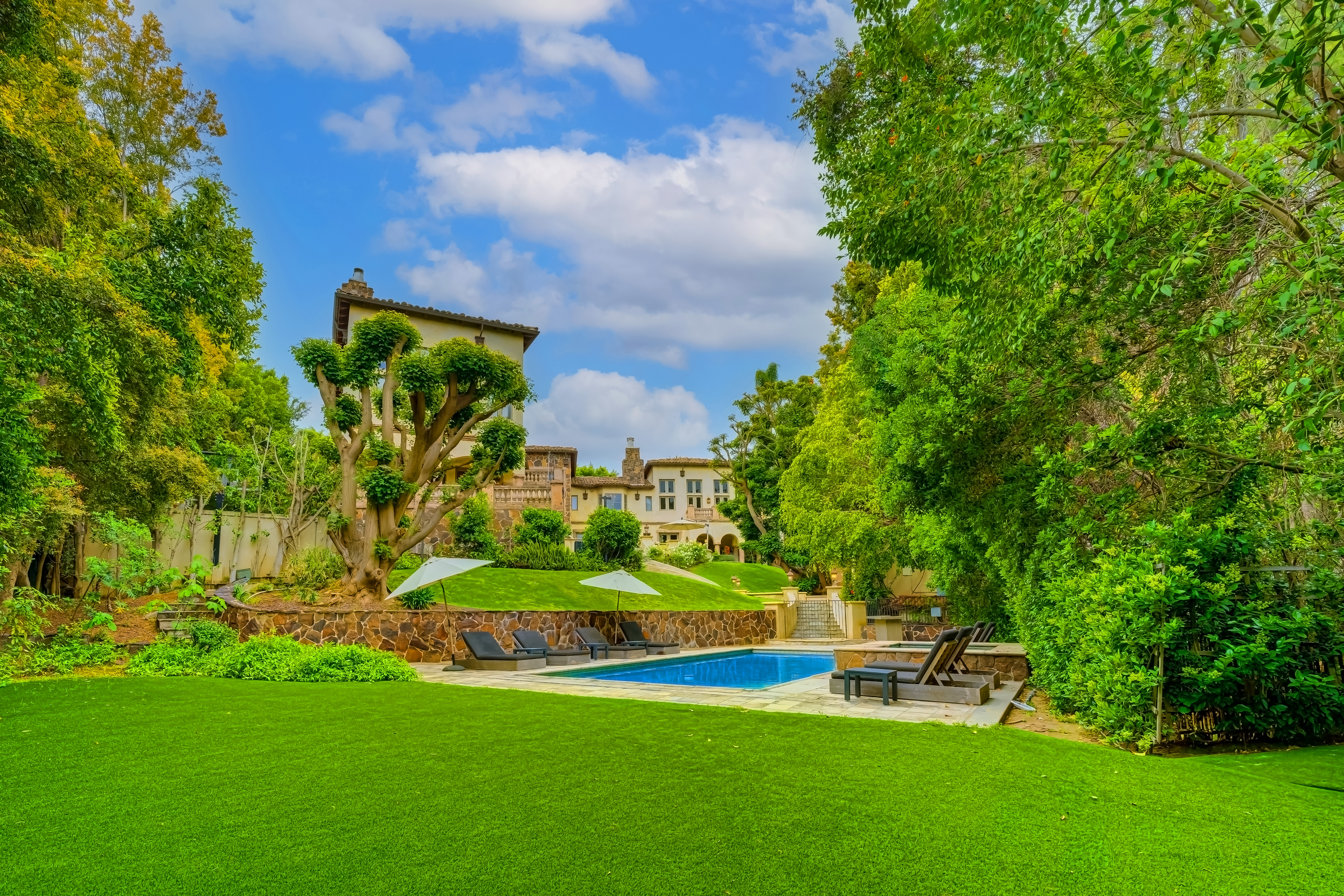 Carolwood Estate | Photo 5