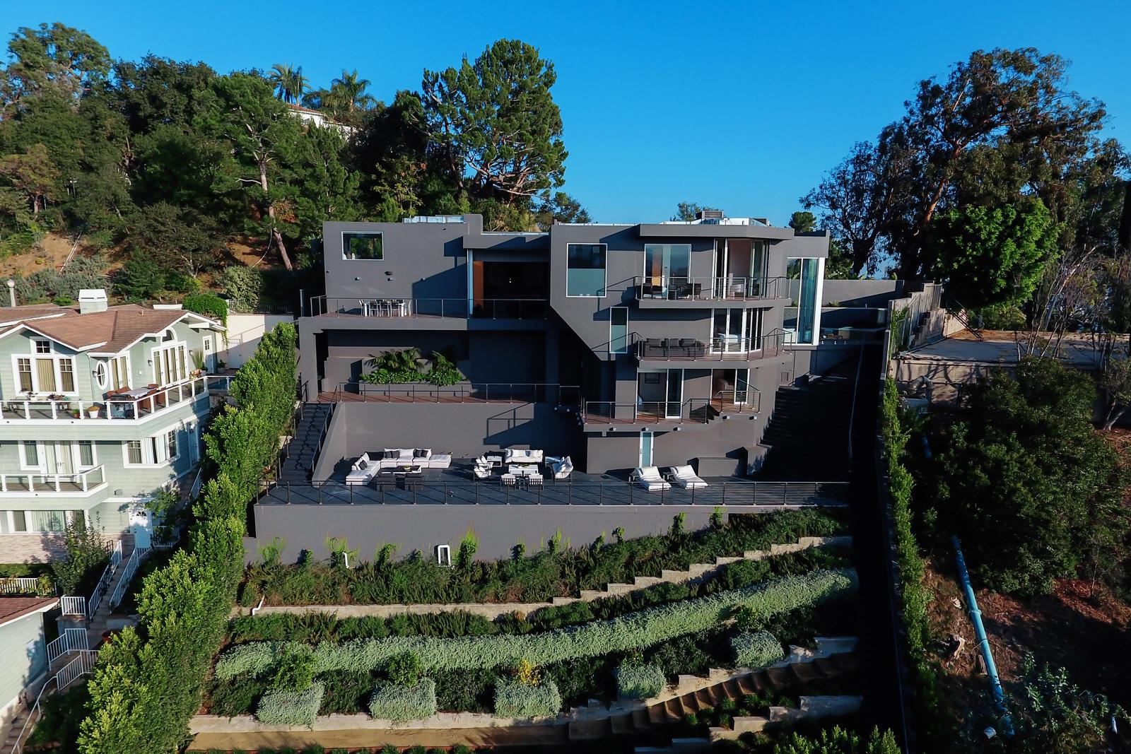 The Crest Villa
