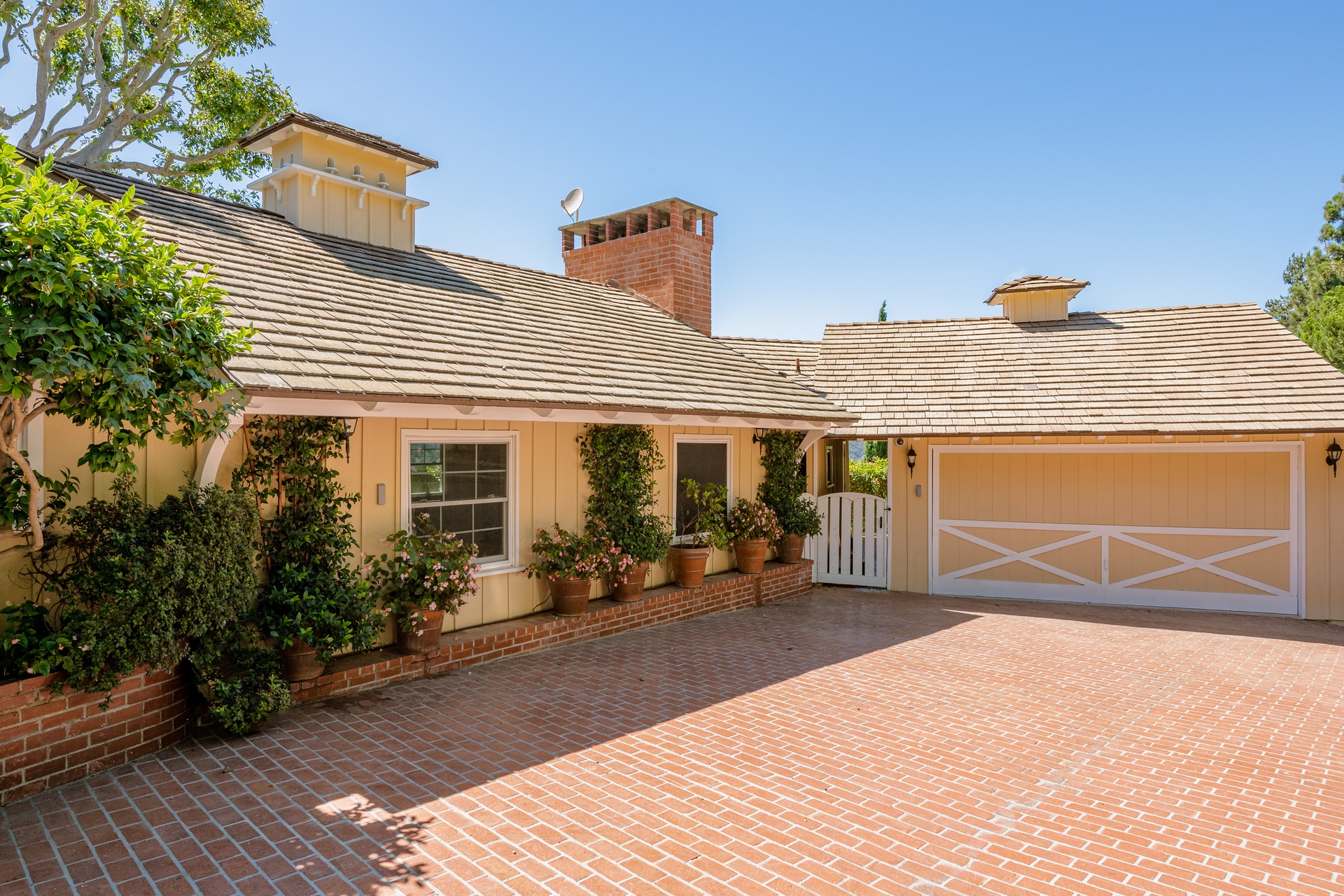 Bel Air Rd Farmhouse | Photo 6