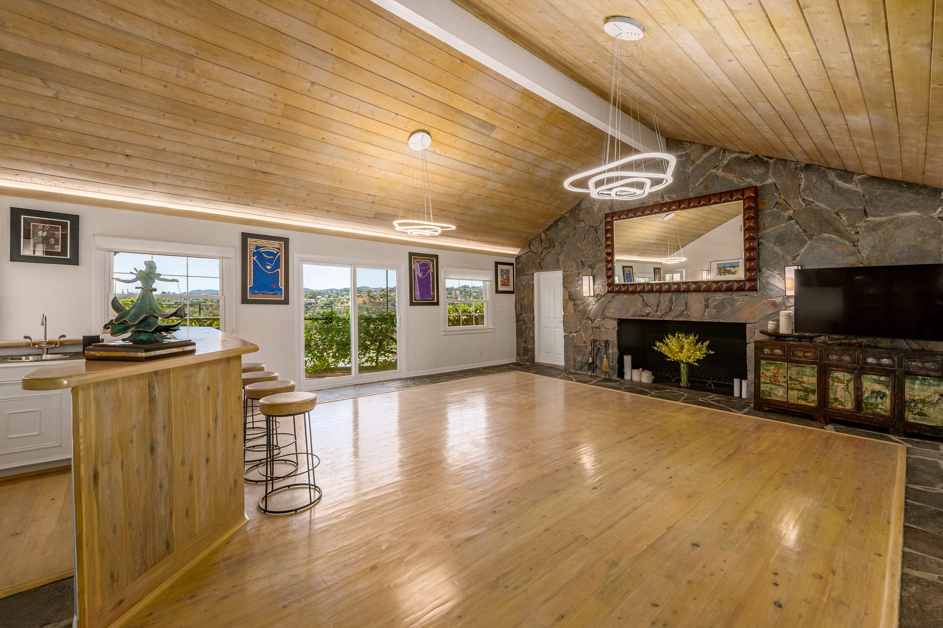 Bel Air Rd Farmhouse | Photo 20