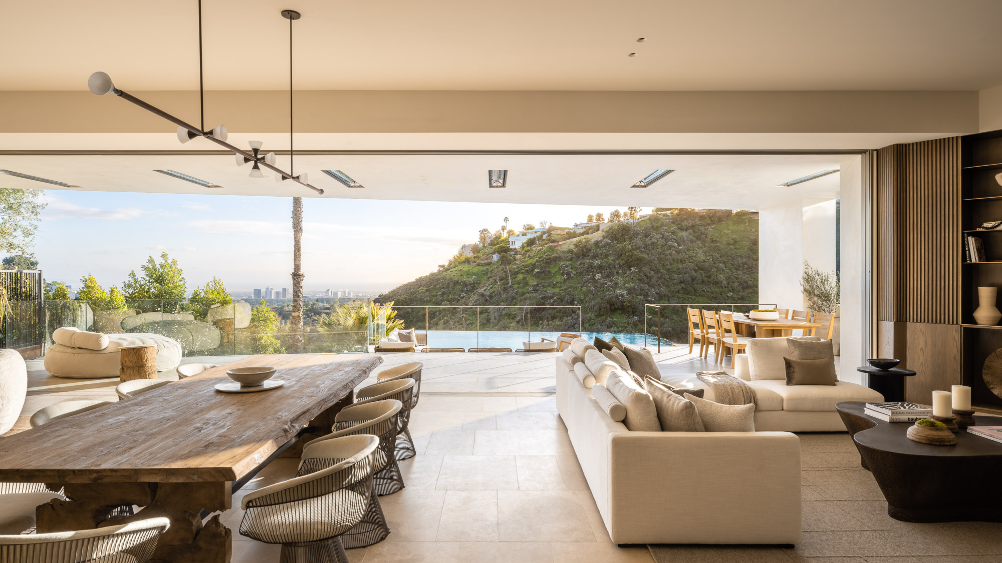 Stradella Mansion | Photo 15