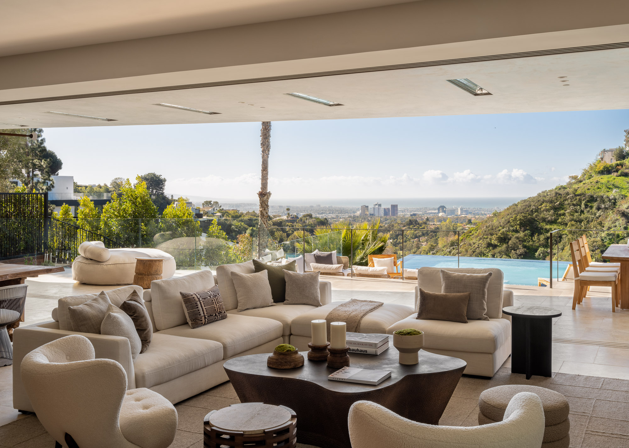 Stradella Mansion | Photo 5