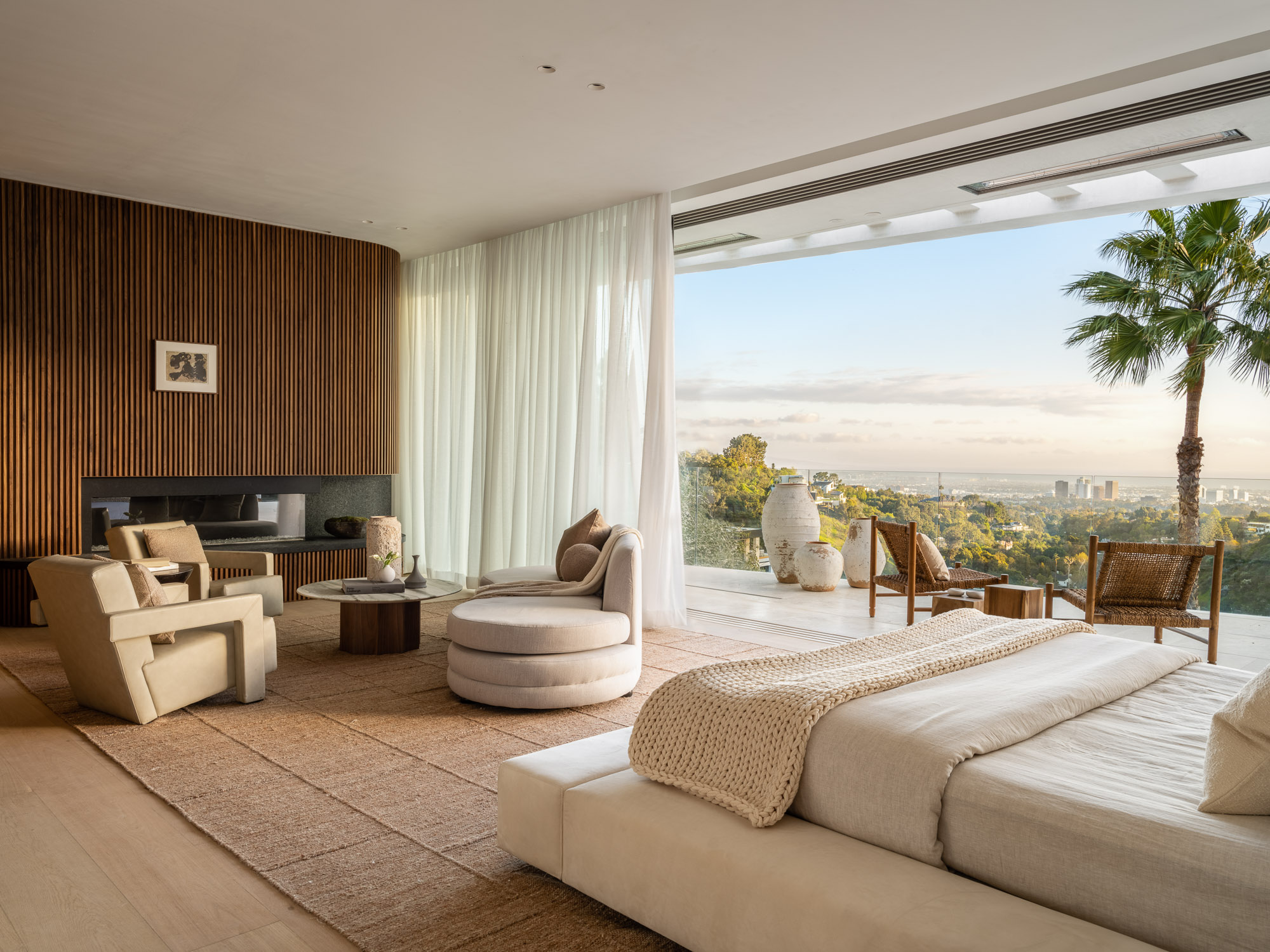 Stradella Mansion | Photo 8