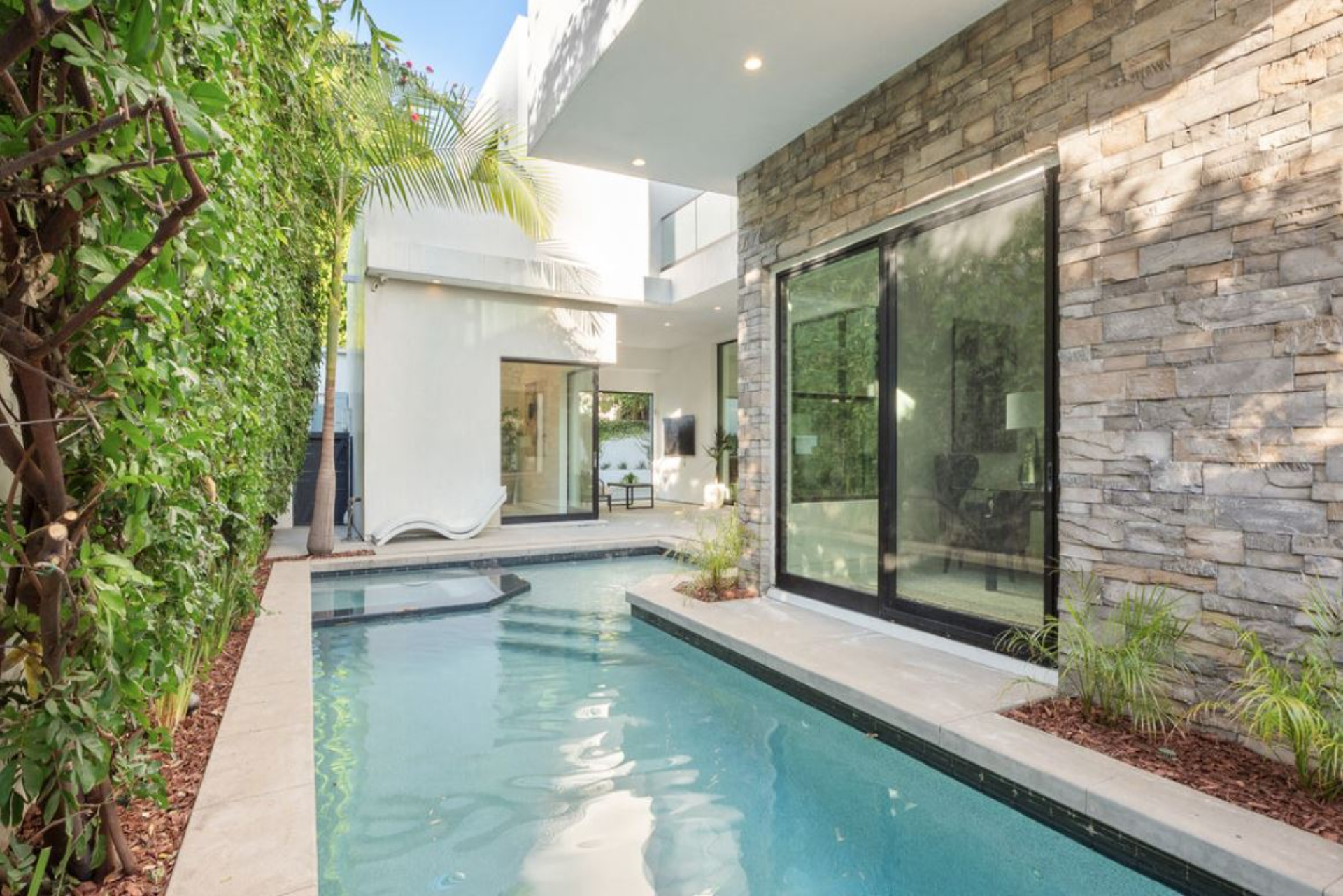 Fairfax Modern | Photo 7