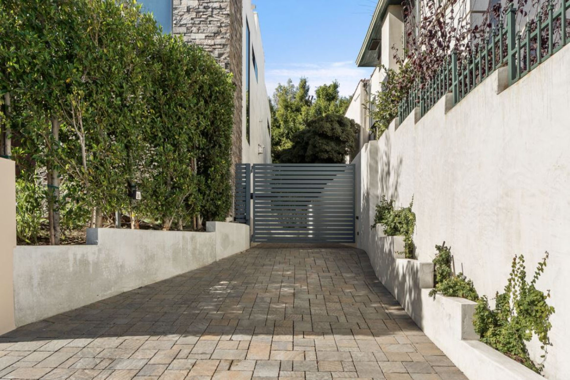 Fairfax Modern | Photo 51