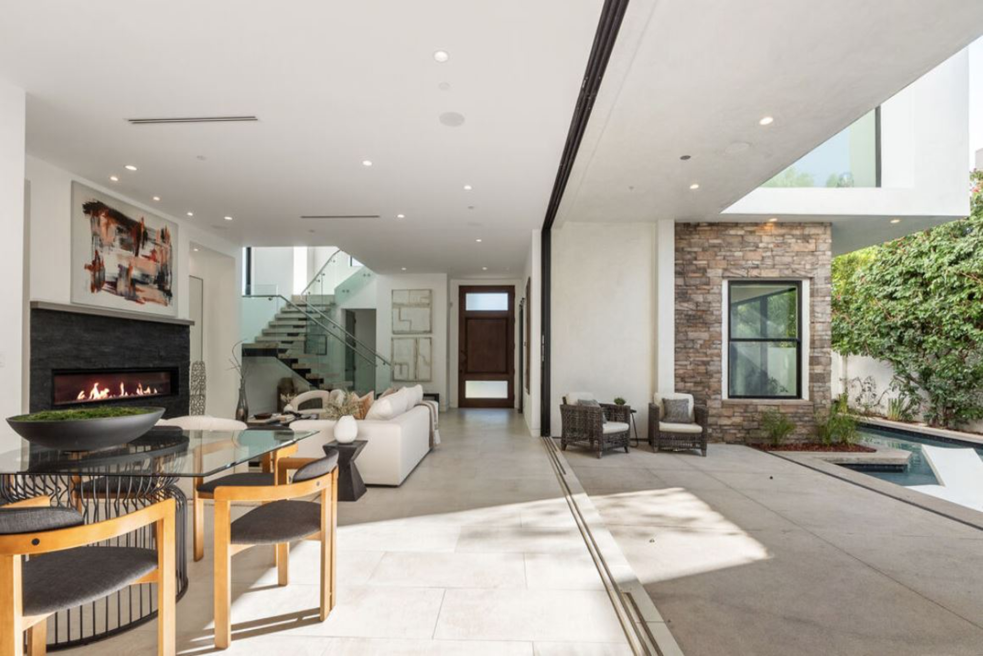 Fairfax Modern | Photo 4