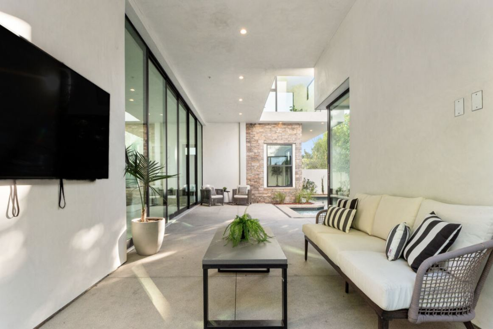 Fairfax Modern | Photo 52