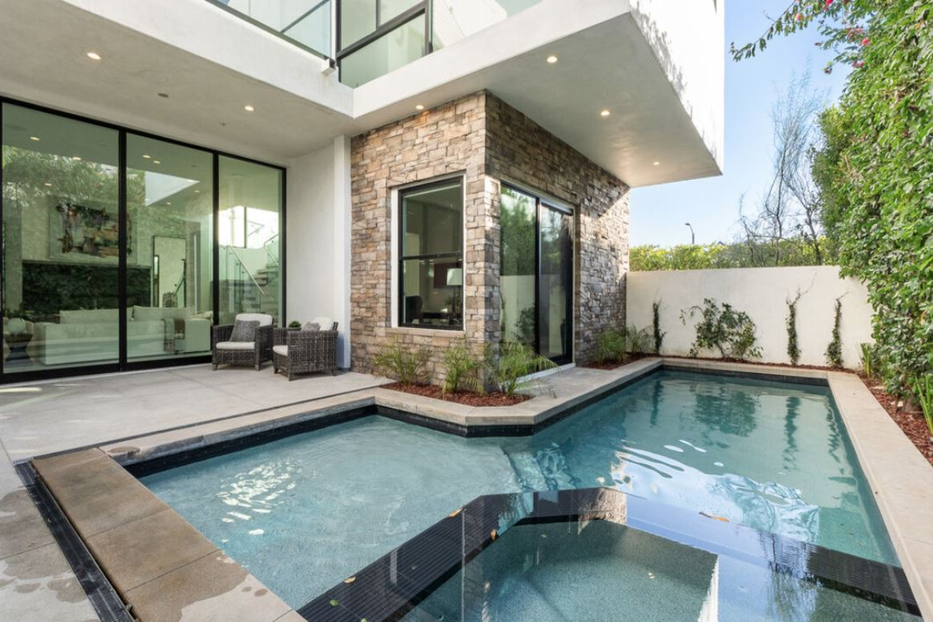 Fairfax Modern | Photo 25